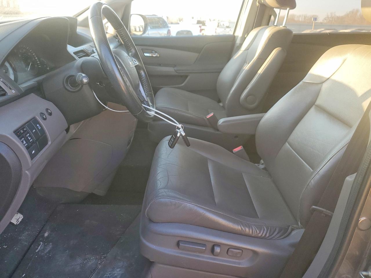 2014 HONDA ODYSSEY EXL photo 7