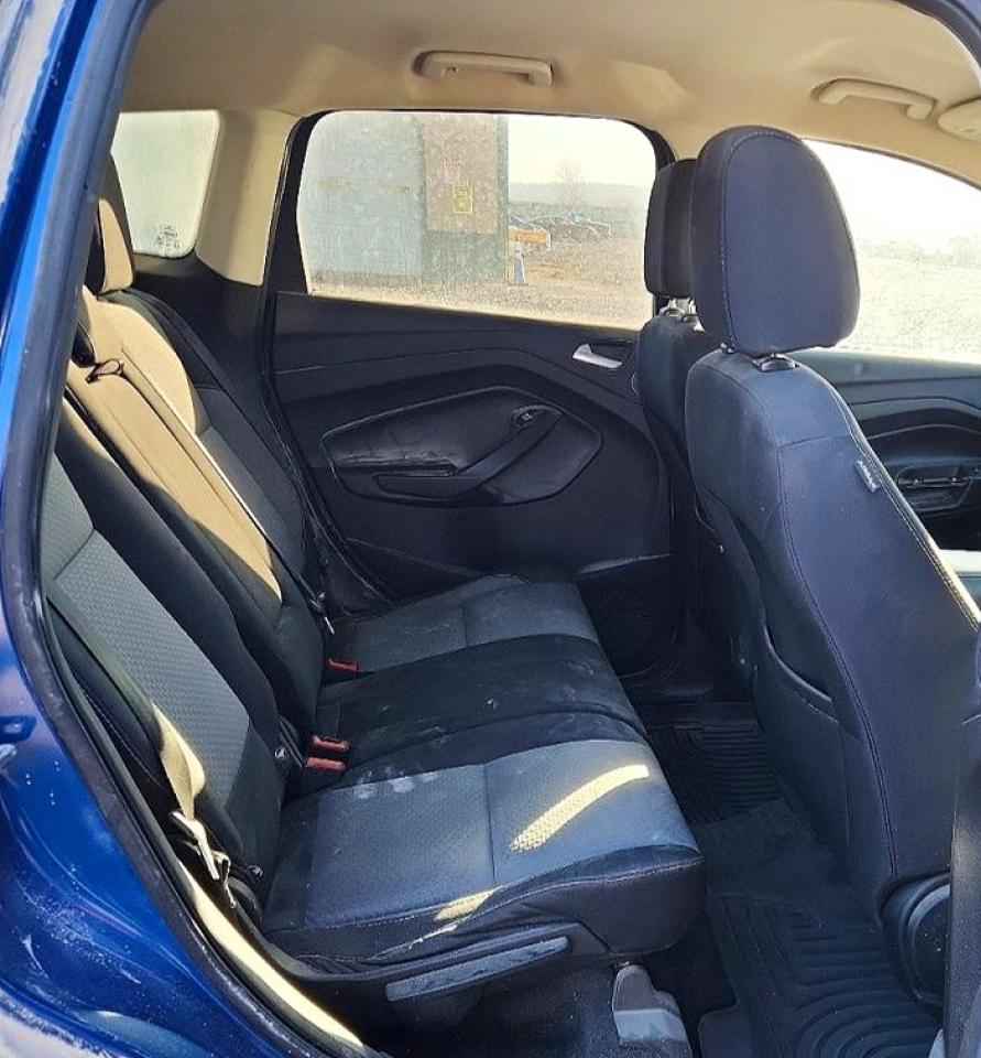 2017 FORD ESCAPE SE photo 19