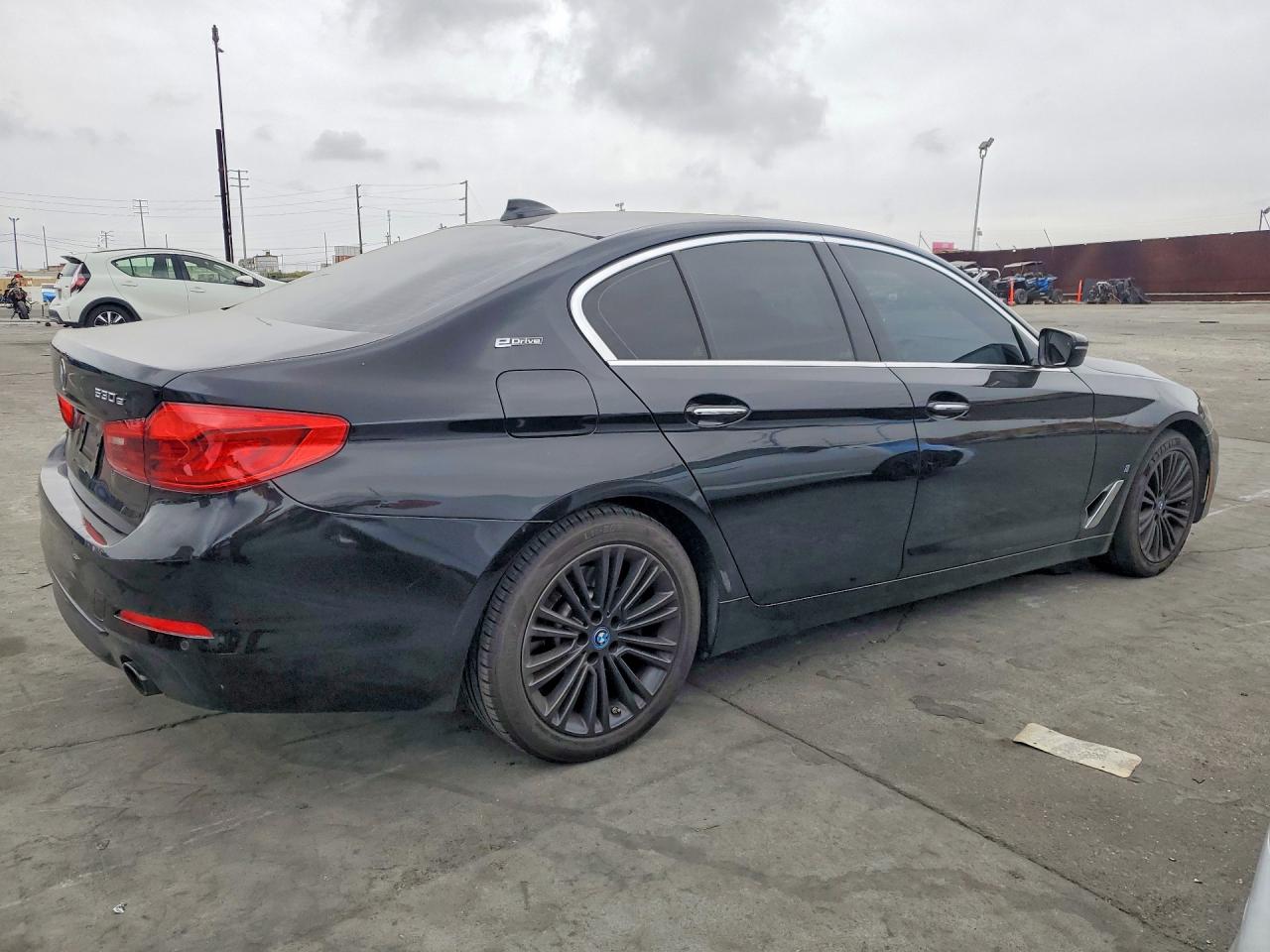 2018 BMW 530E photo 3