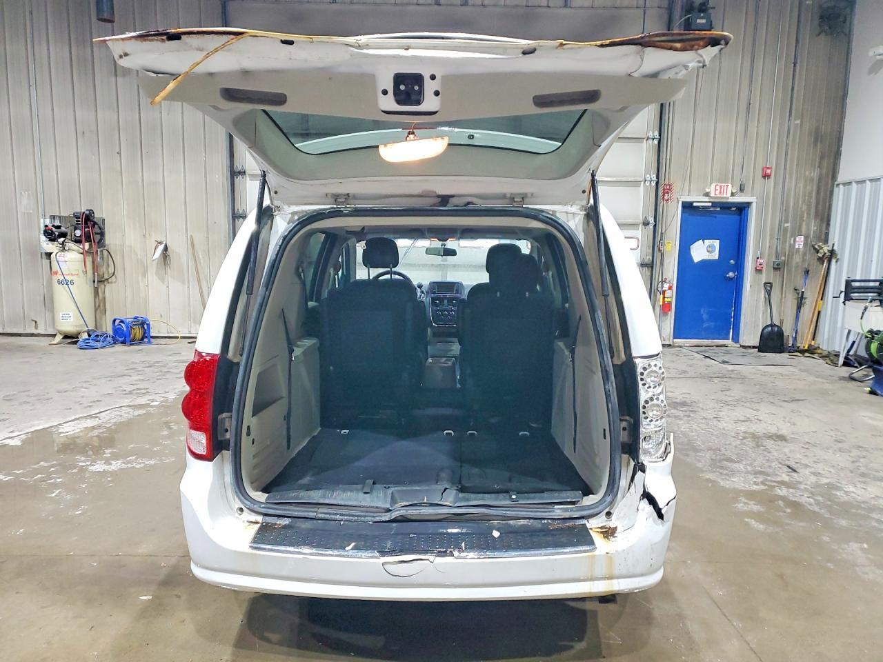 2015 DODGE GRAND CARAVAN SE photo 16