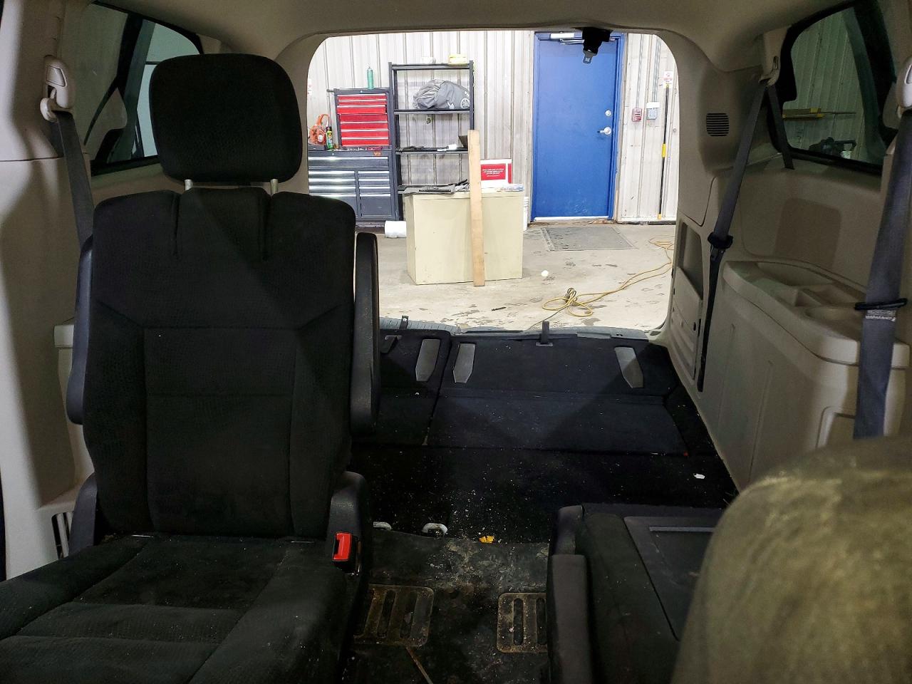 2015 DODGE GRAND CARAVAN SE photo 28