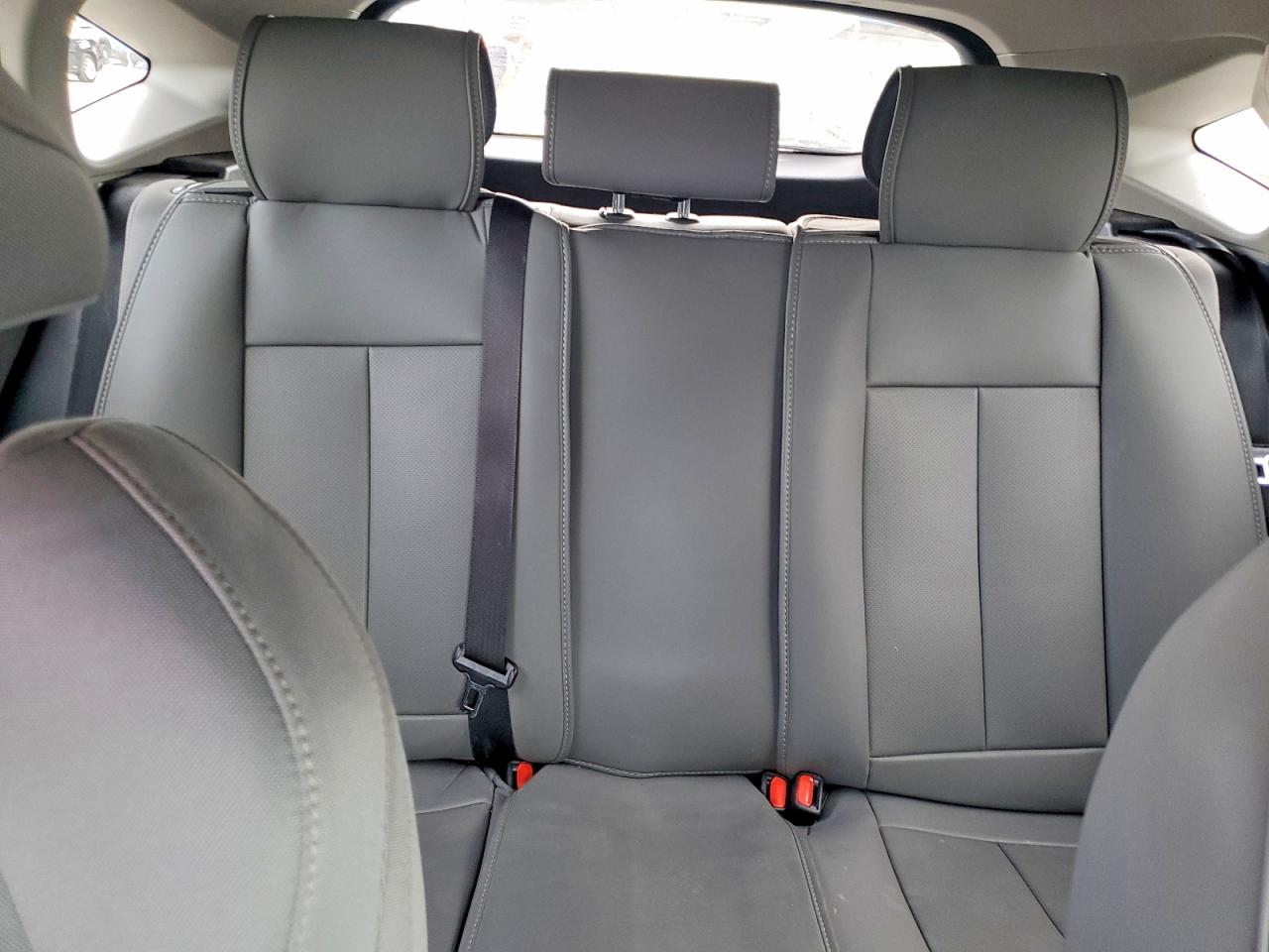 2021 TOYOTA VENZA LE photo 19