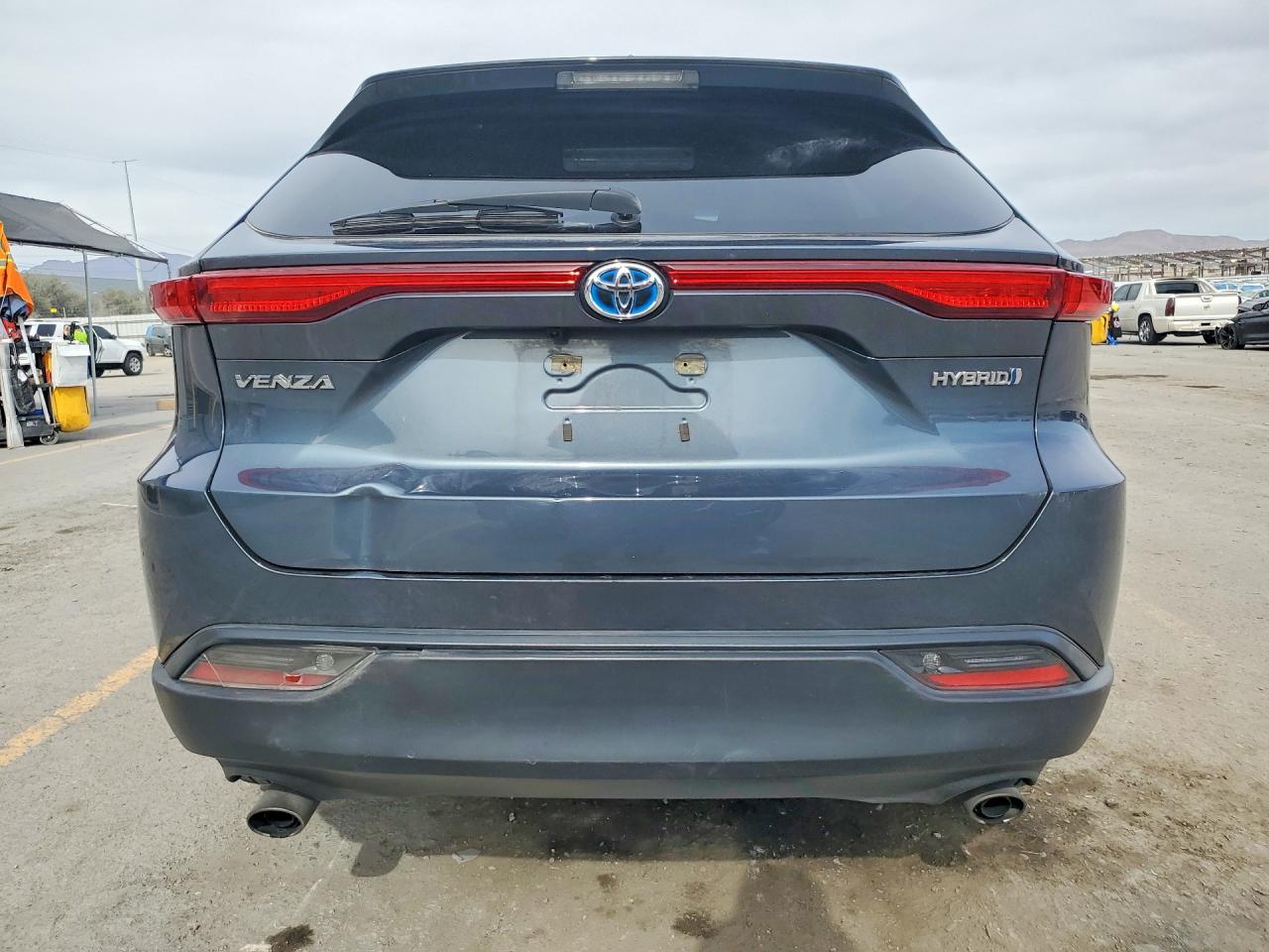 2021 TOYOTA VENZA LE photo 11