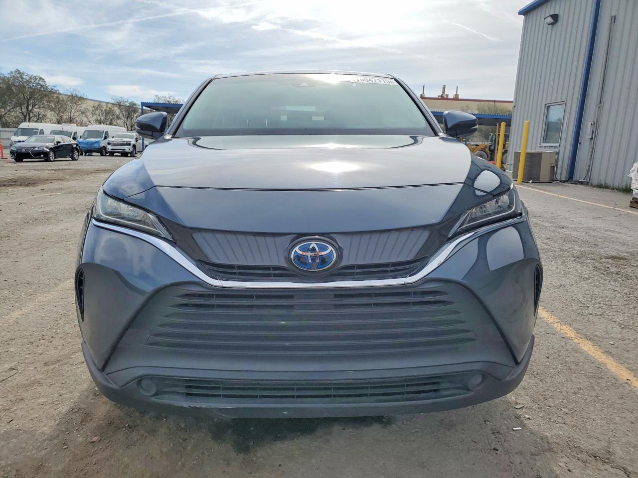 2021 TOYOTA VENZA LE photo 9