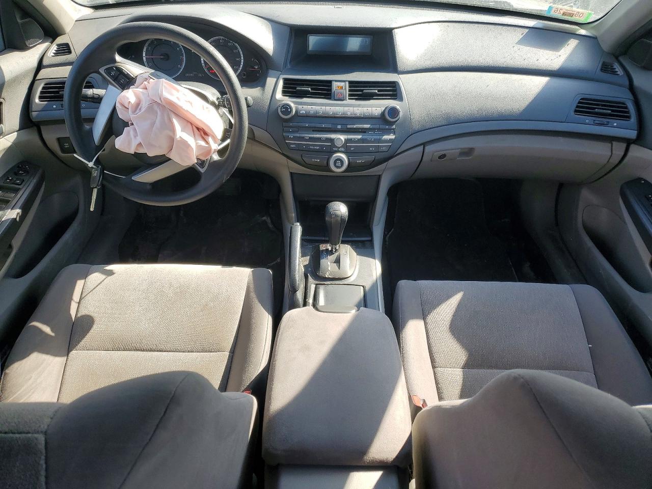 2010 HONDA ACCORD LX photo 8