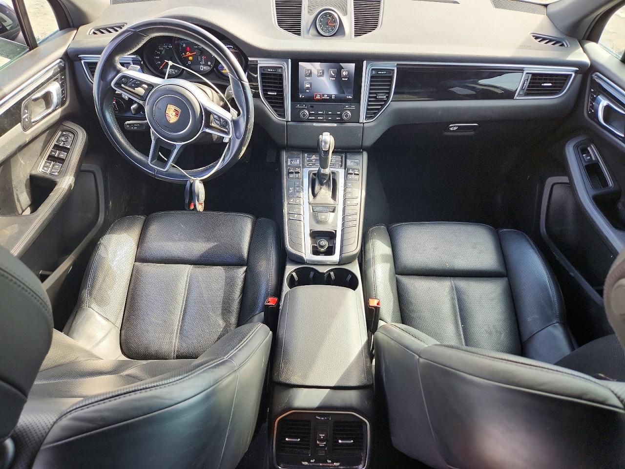 2018 PORSCHE MACAN photo 8