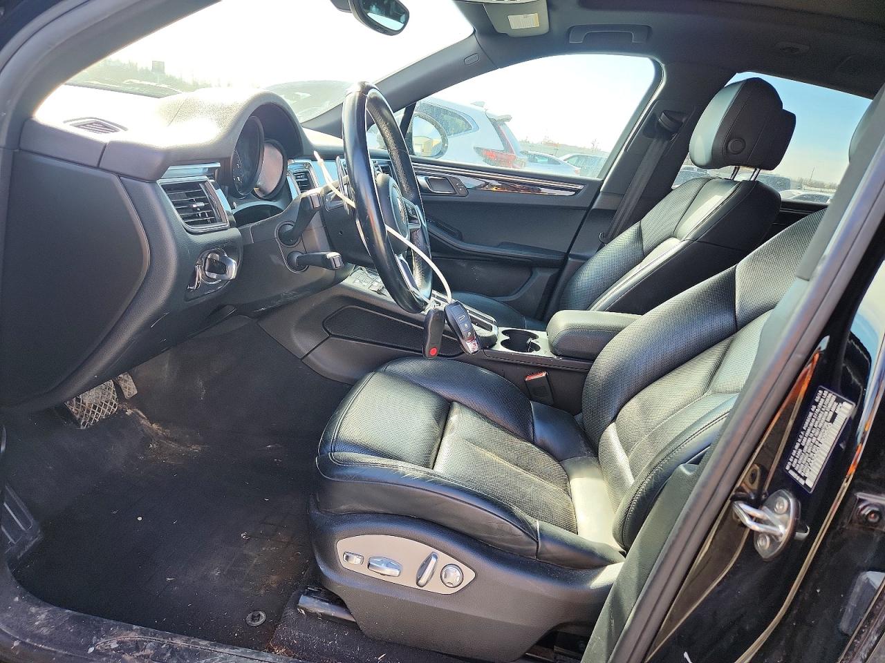 2018 PORSCHE MACAN photo 7