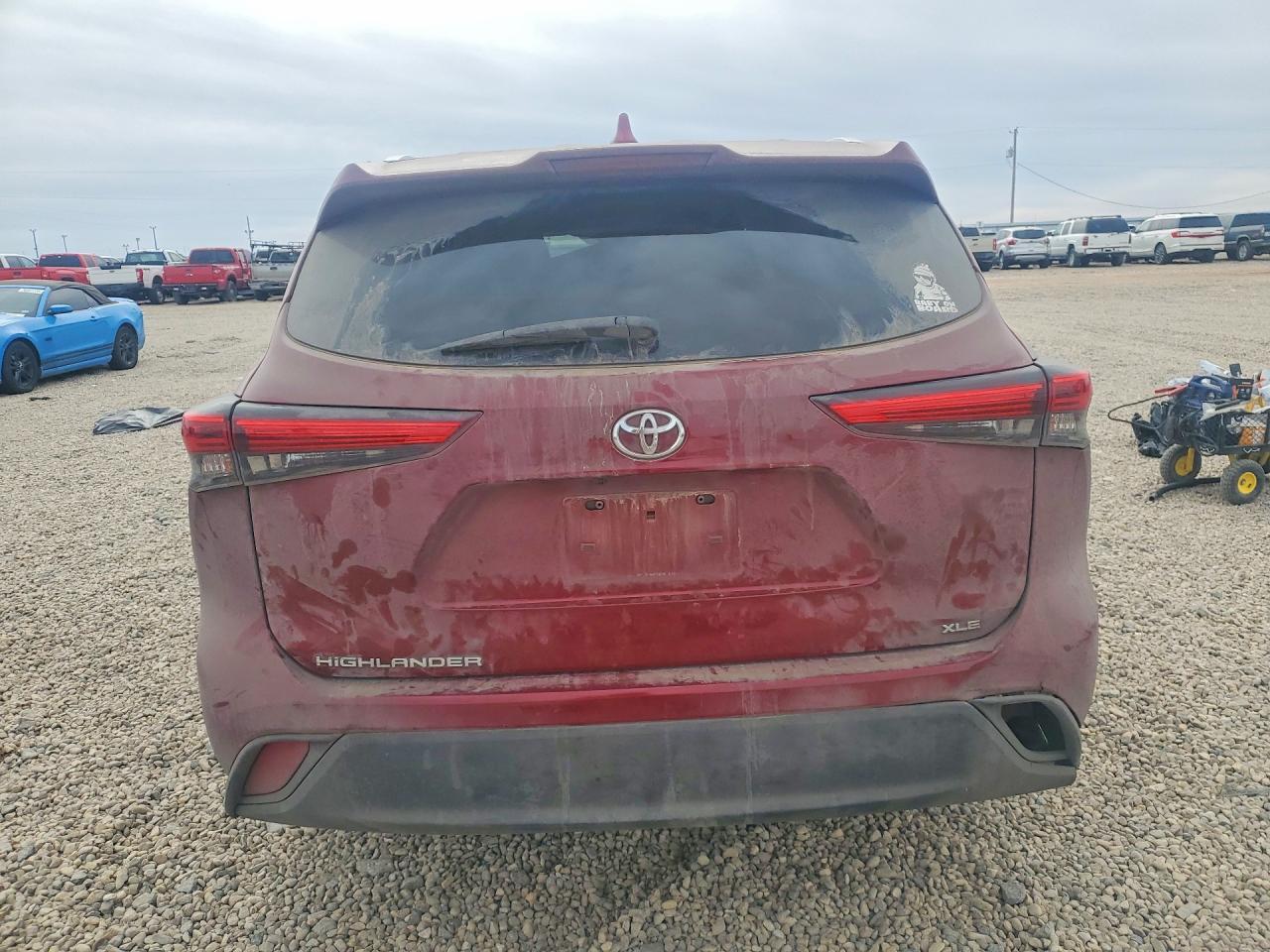 2021 TOYOTA HIGHLANDER XLE photo 11