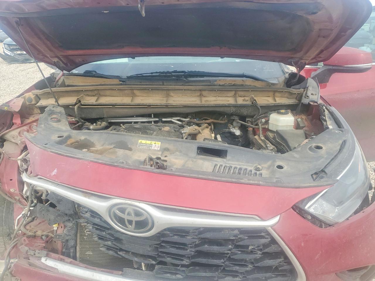 2021 TOYOTA HIGHLANDER XLE photo 23