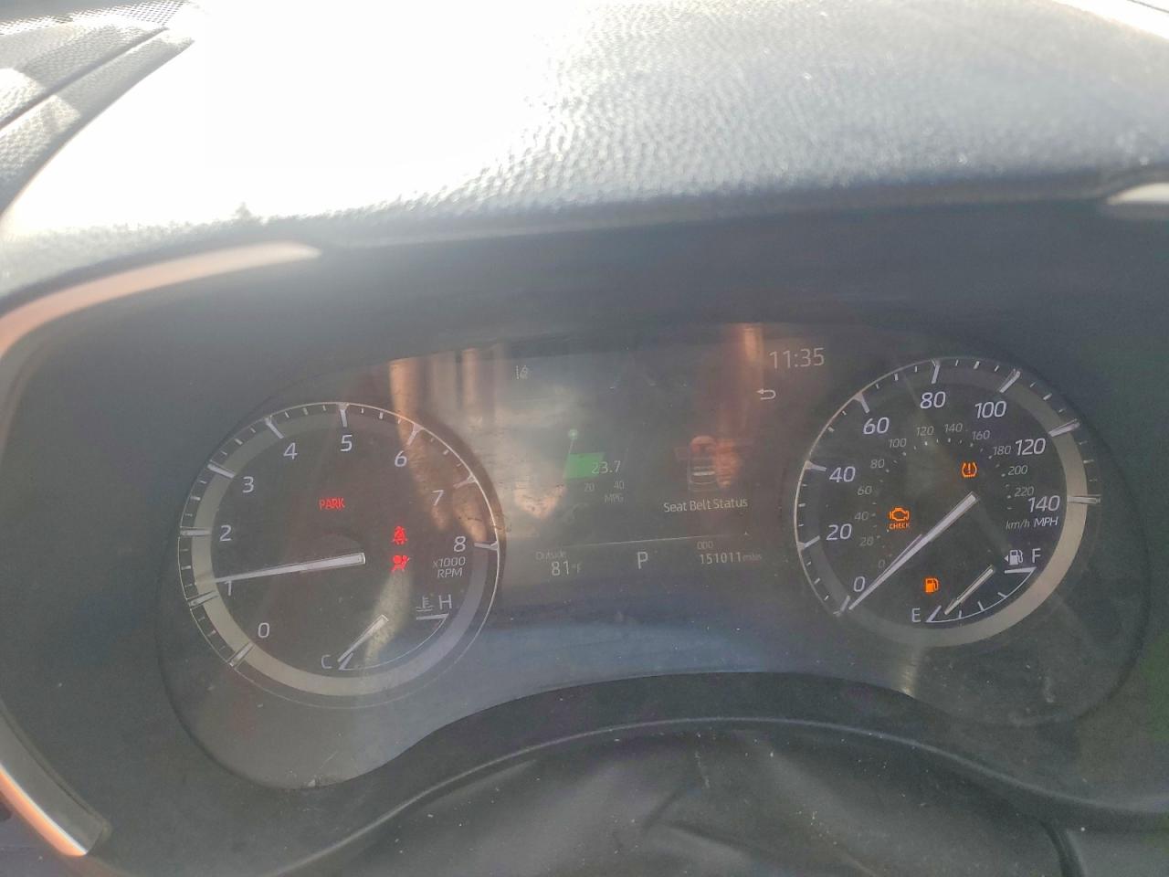 2021 TOYOTA HIGHLANDER XLE photo 17