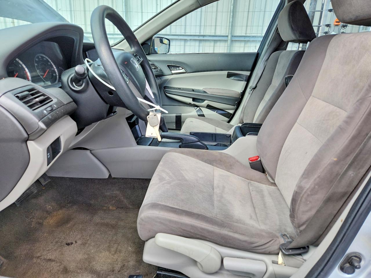 2010 HONDA ACCORD LX photo 13