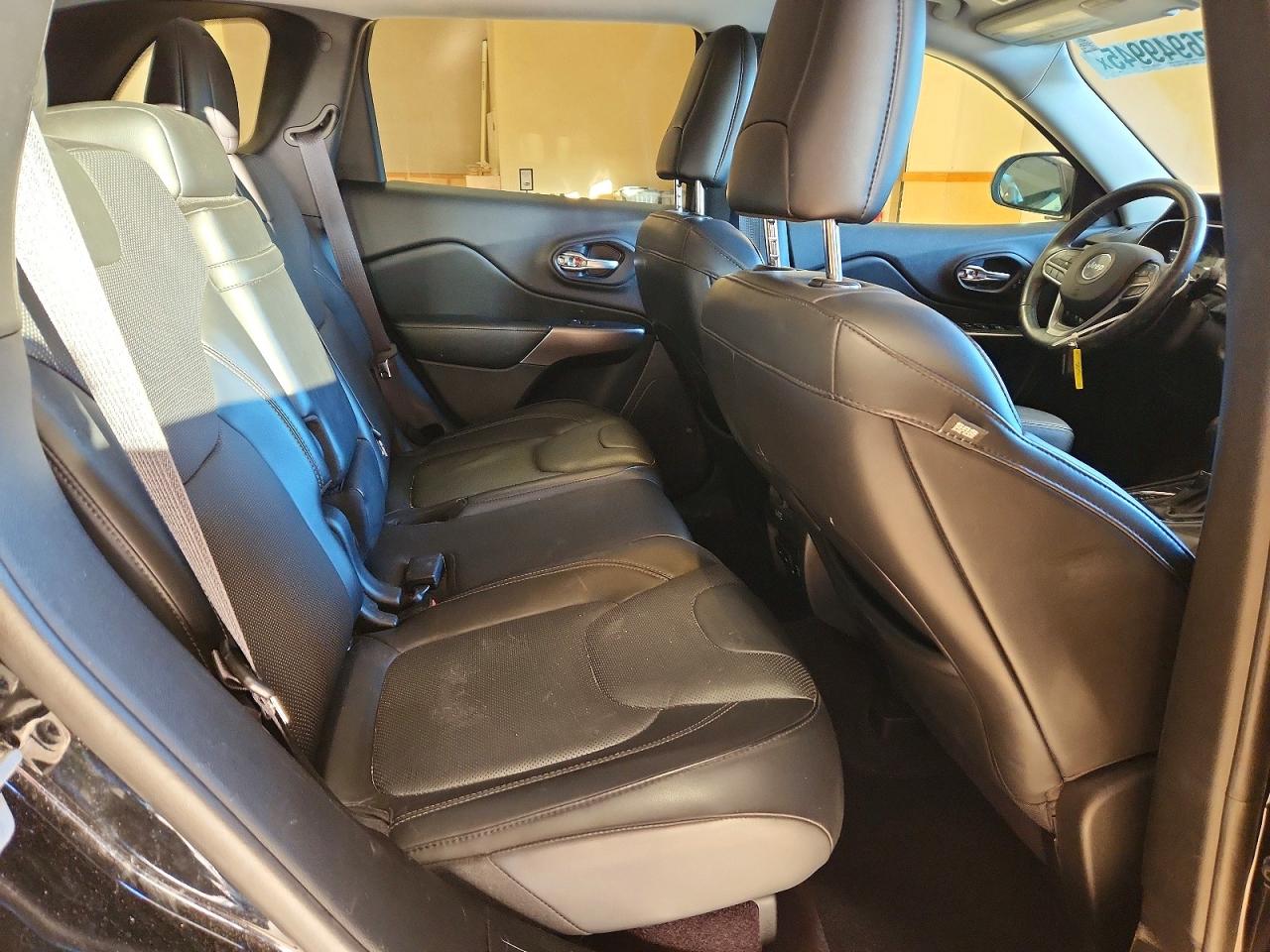 2019 JEEP CHEROKEE photo 28