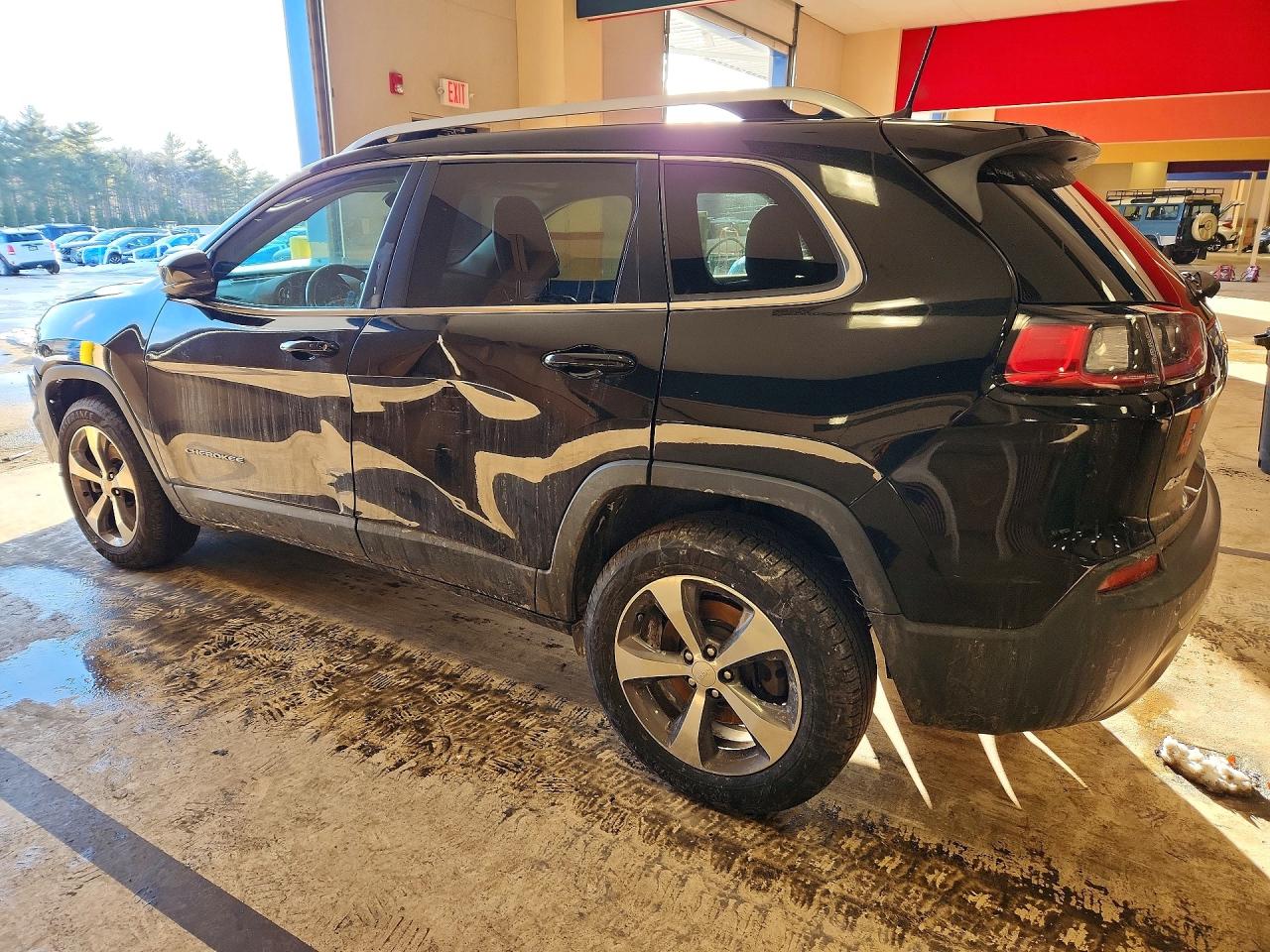 2019 JEEP CHEROKEE photo 4