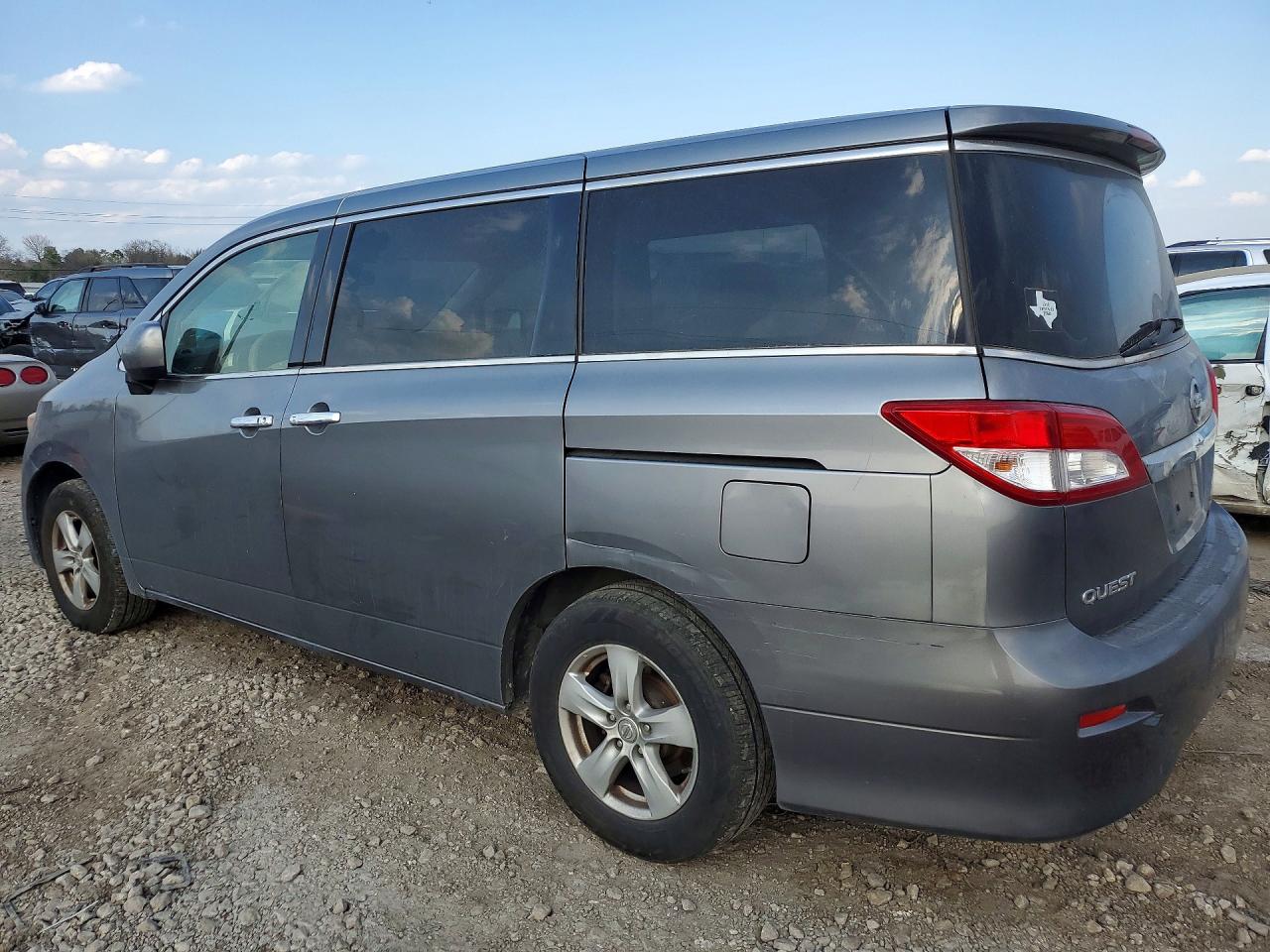 2015 NISSAN QUEST S photo 2