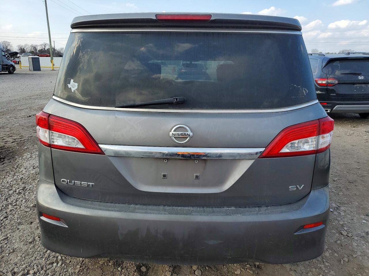 2015 NISSAN QUEST S photo 6