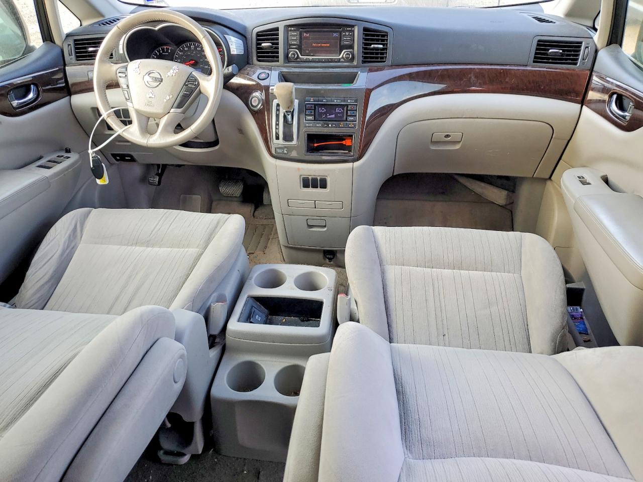 2015 NISSAN QUEST S photo 8