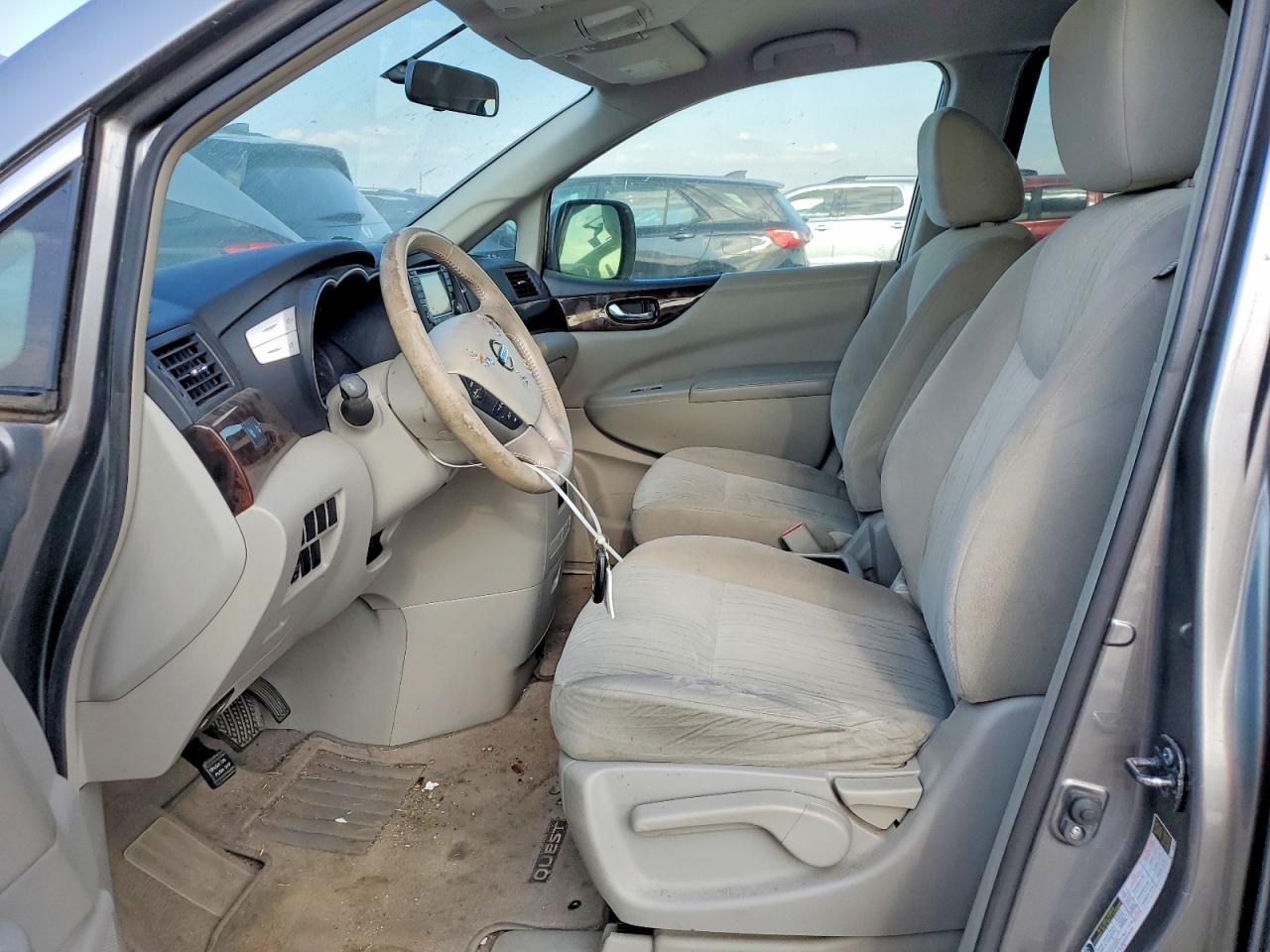 2015 NISSAN QUEST S photo 7