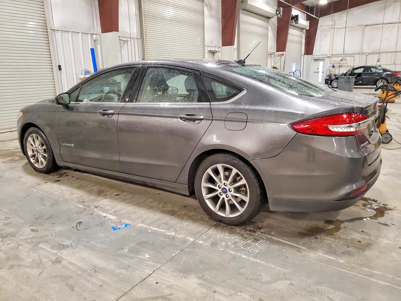 2017 FORD FUSION SE HYBRID photo 2