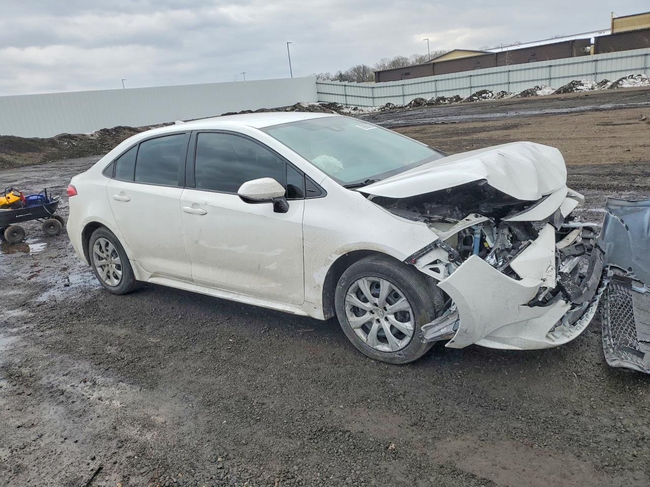 2021 TOYOTA COROLLA LE photo 4