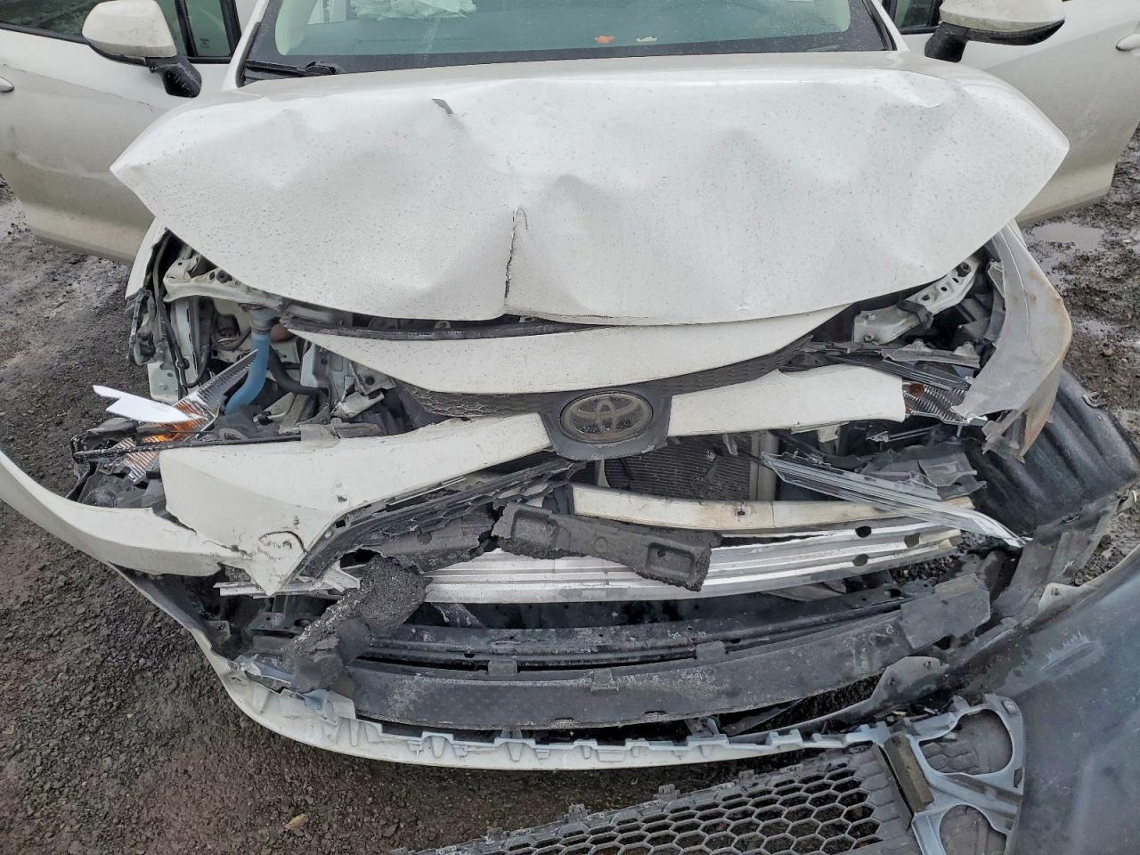 2021 TOYOTA COROLLA LE photo 11