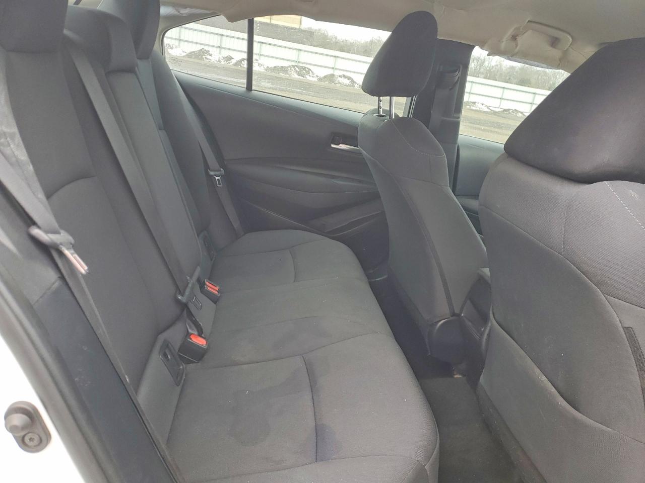 2021 TOYOTA COROLLA LE photo 10