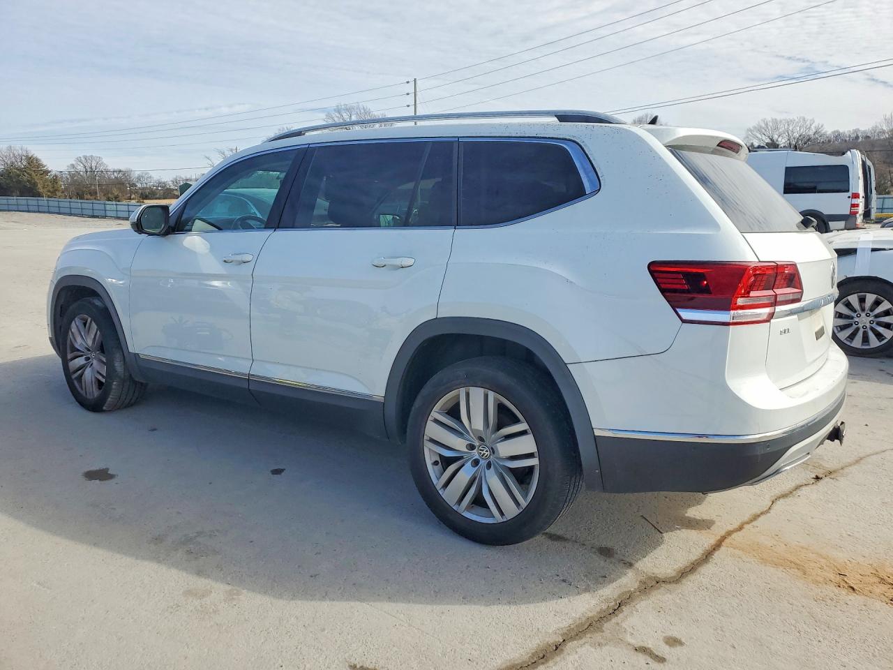 2018 VOLKSWAGEN ATLAS SEL PREMIUM photo 2