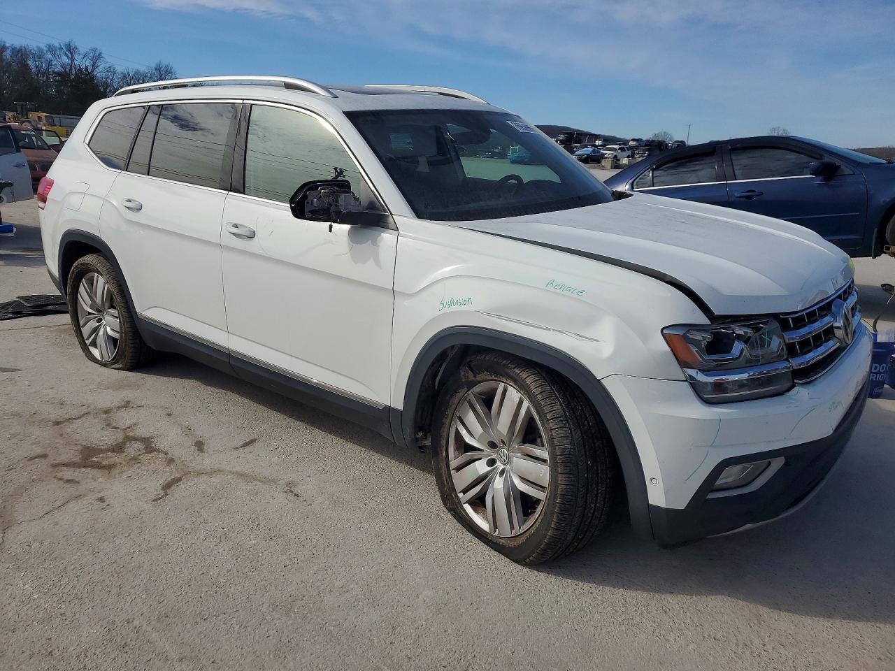 2018 VOLKSWAGEN ATLAS SEL PREMIUM photo 4