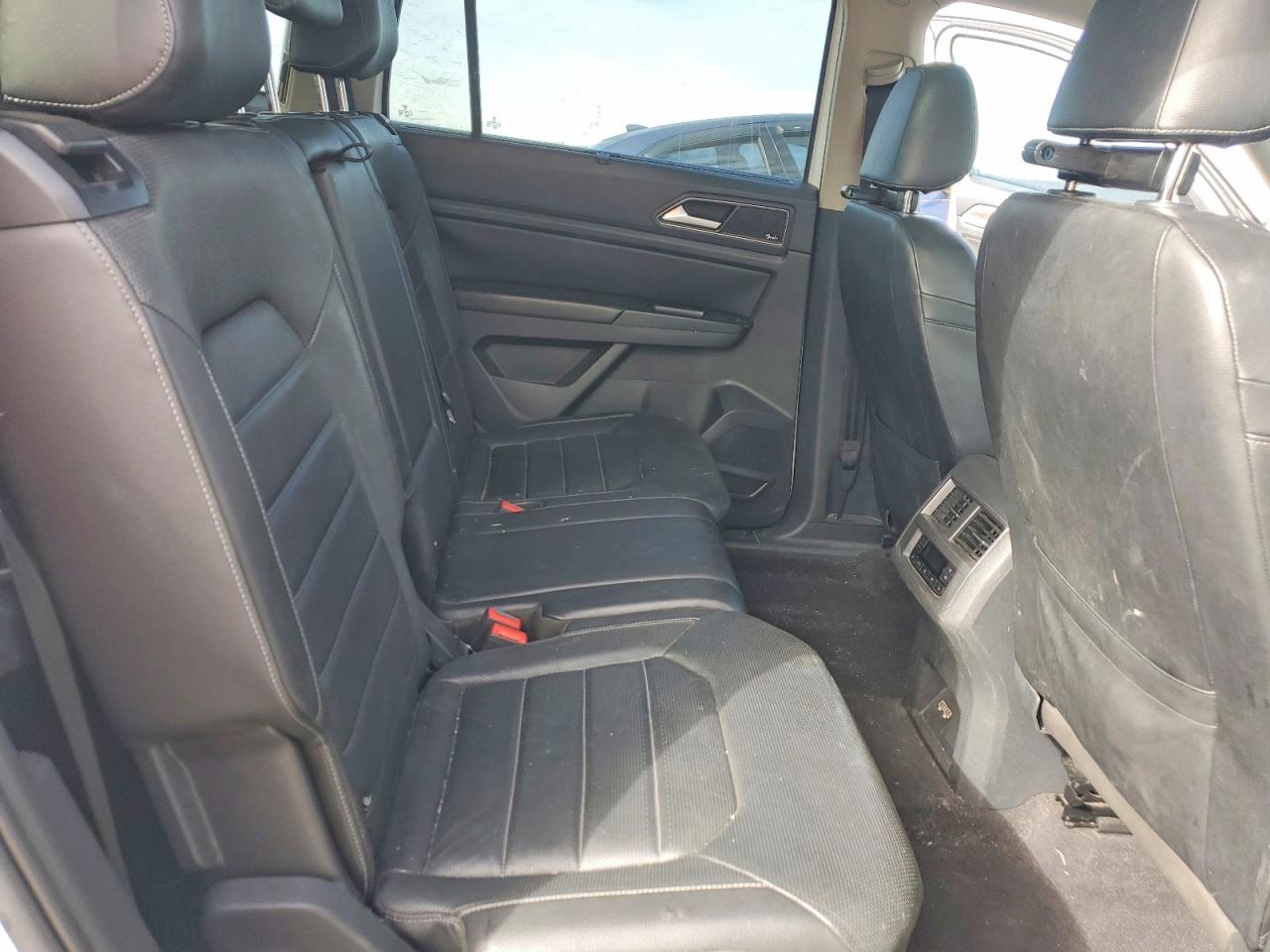 2018 VOLKSWAGEN ATLAS SEL PREMIUM photo 11