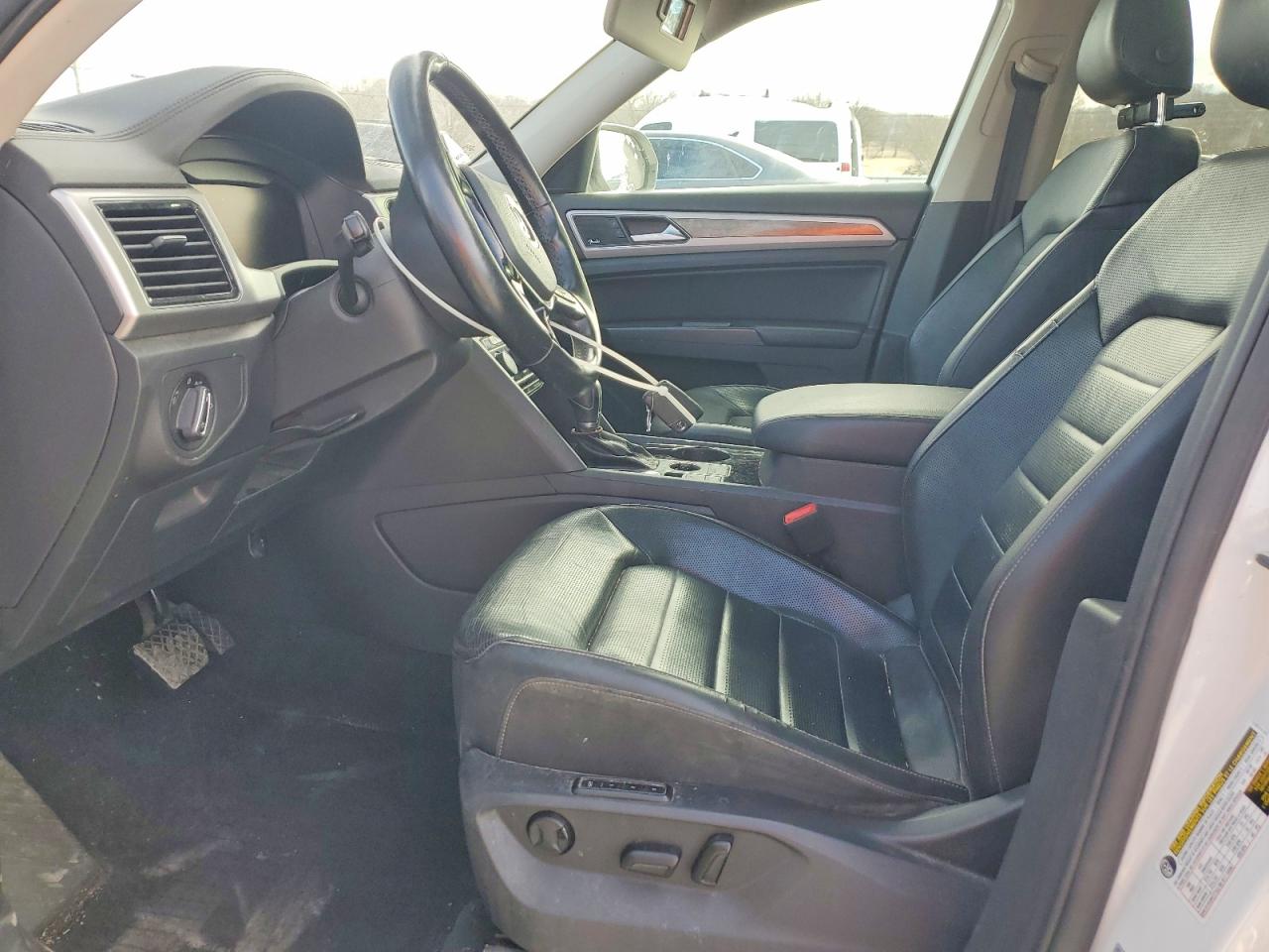 2018 VOLKSWAGEN ATLAS SEL PREMIUM photo 7