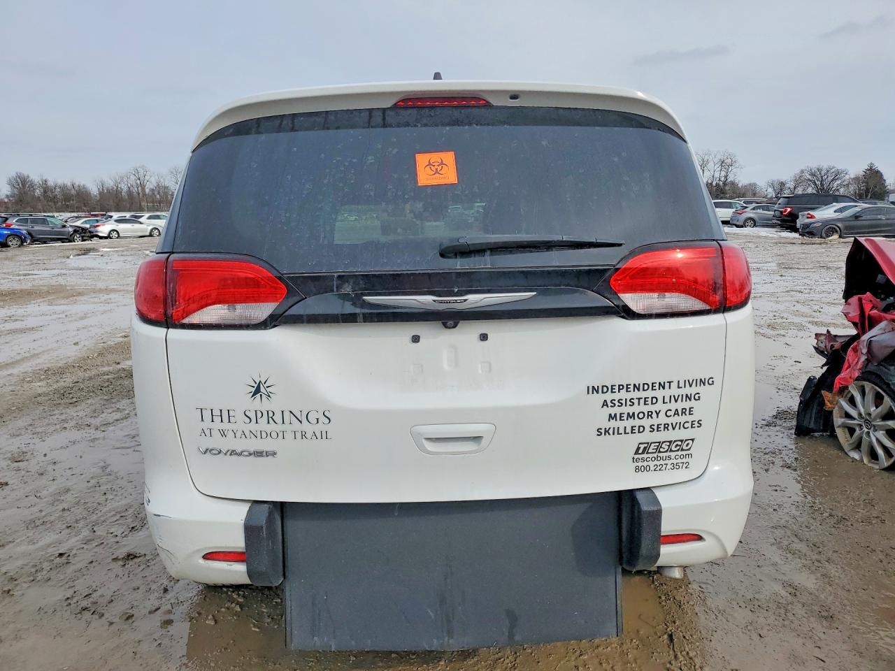 2023 CHRYSLER VOYAGER LX photo 11