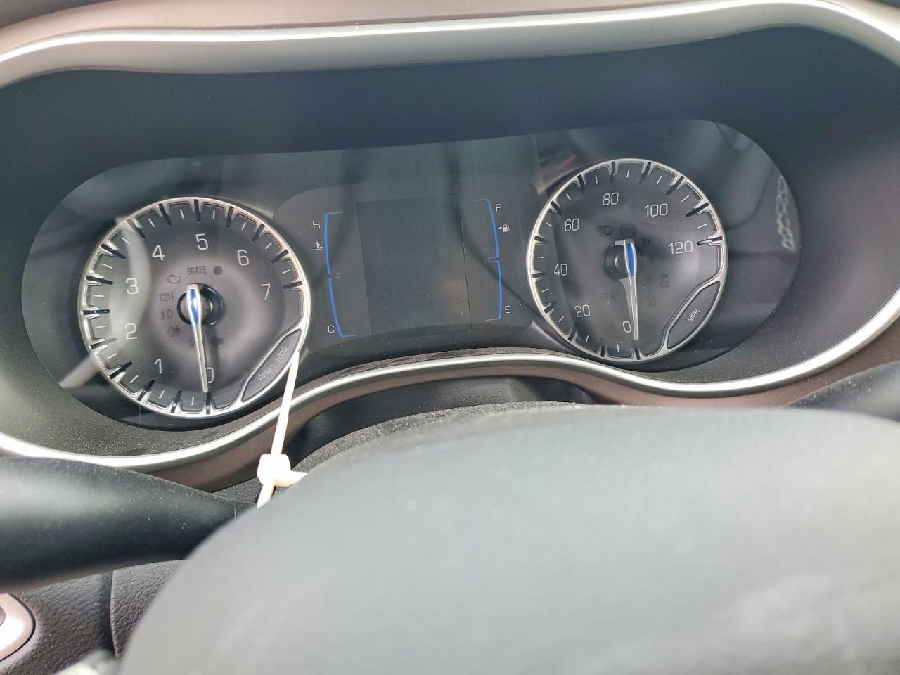 2023 CHRYSLER VOYAGER LX photo 17