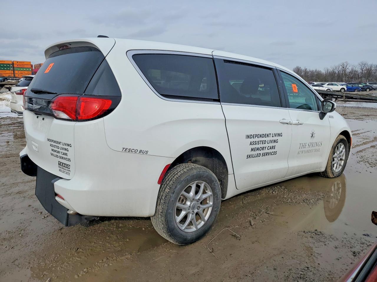 2023 CHRYSLER VOYAGER LX photo 5