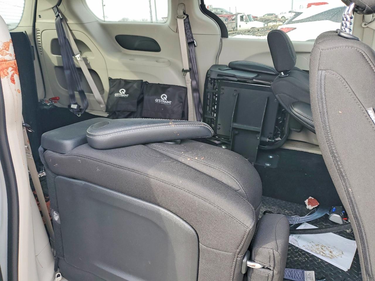 2023 CHRYSLER VOYAGER LX photo 21