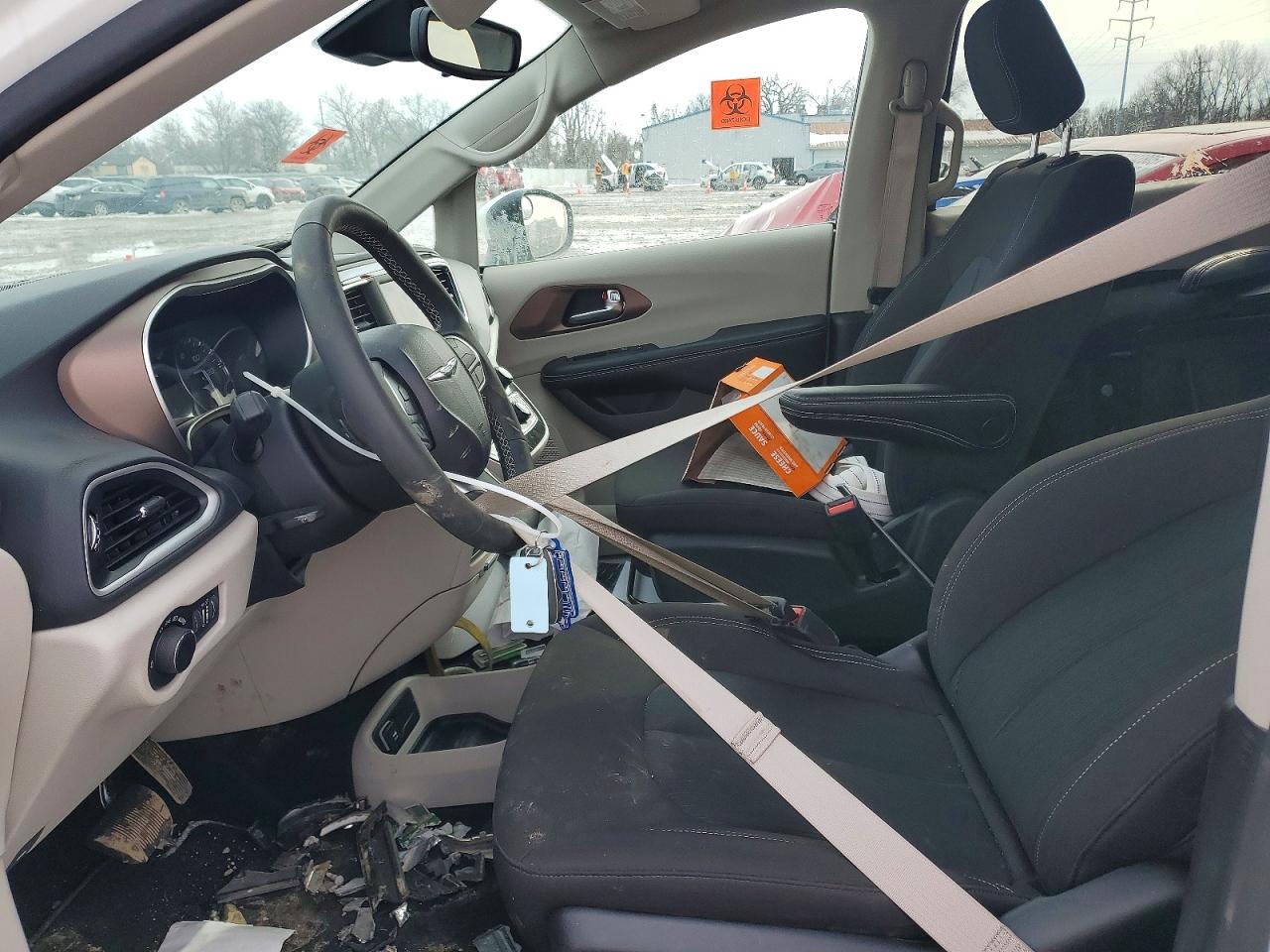 2023 CHRYSLER VOYAGER LX photo 13