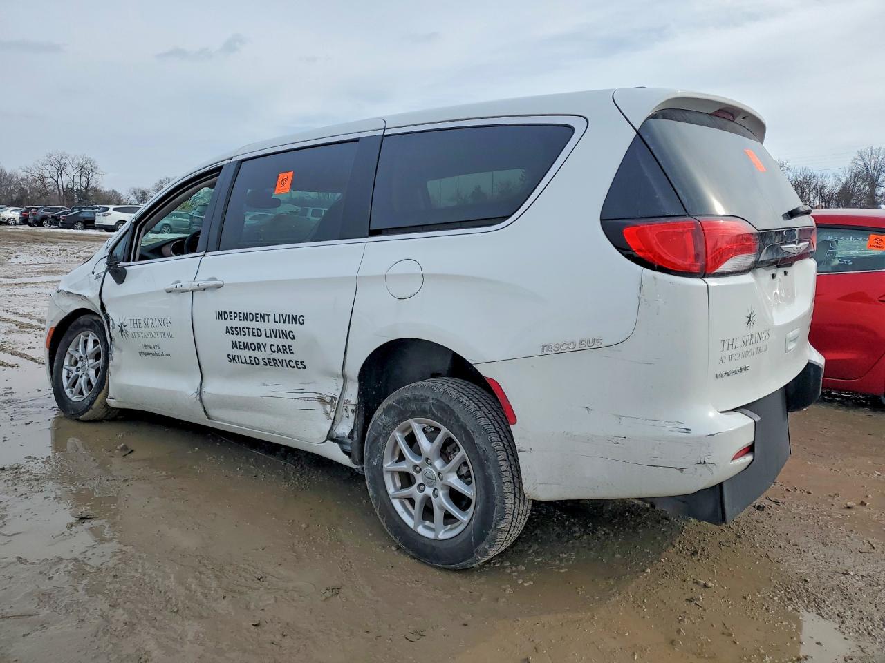 2023 CHRYSLER VOYAGER LX photo 3
