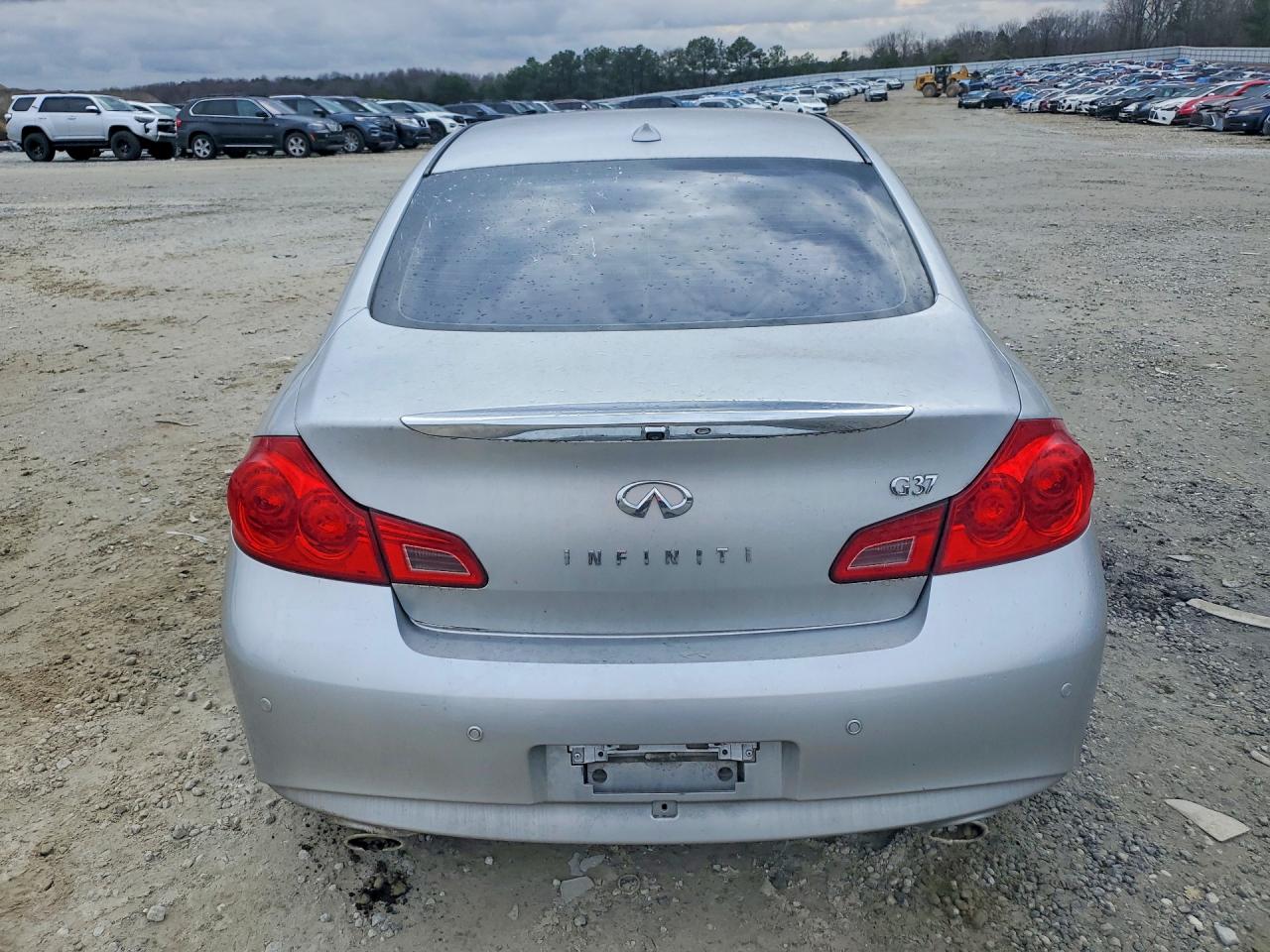 2011 INFINITI G37 BASE photo 6