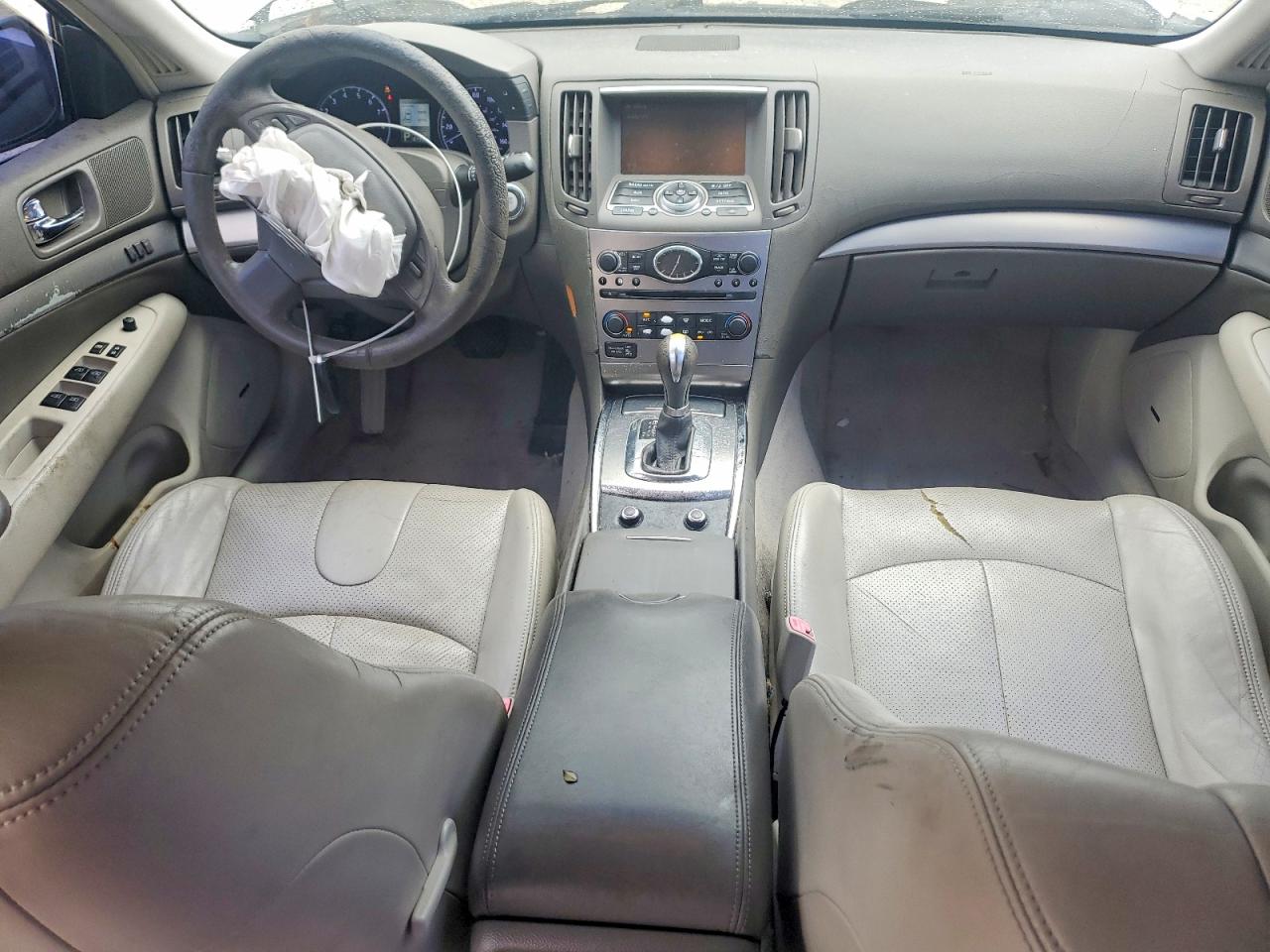 2011 INFINITI G37 BASE photo 8