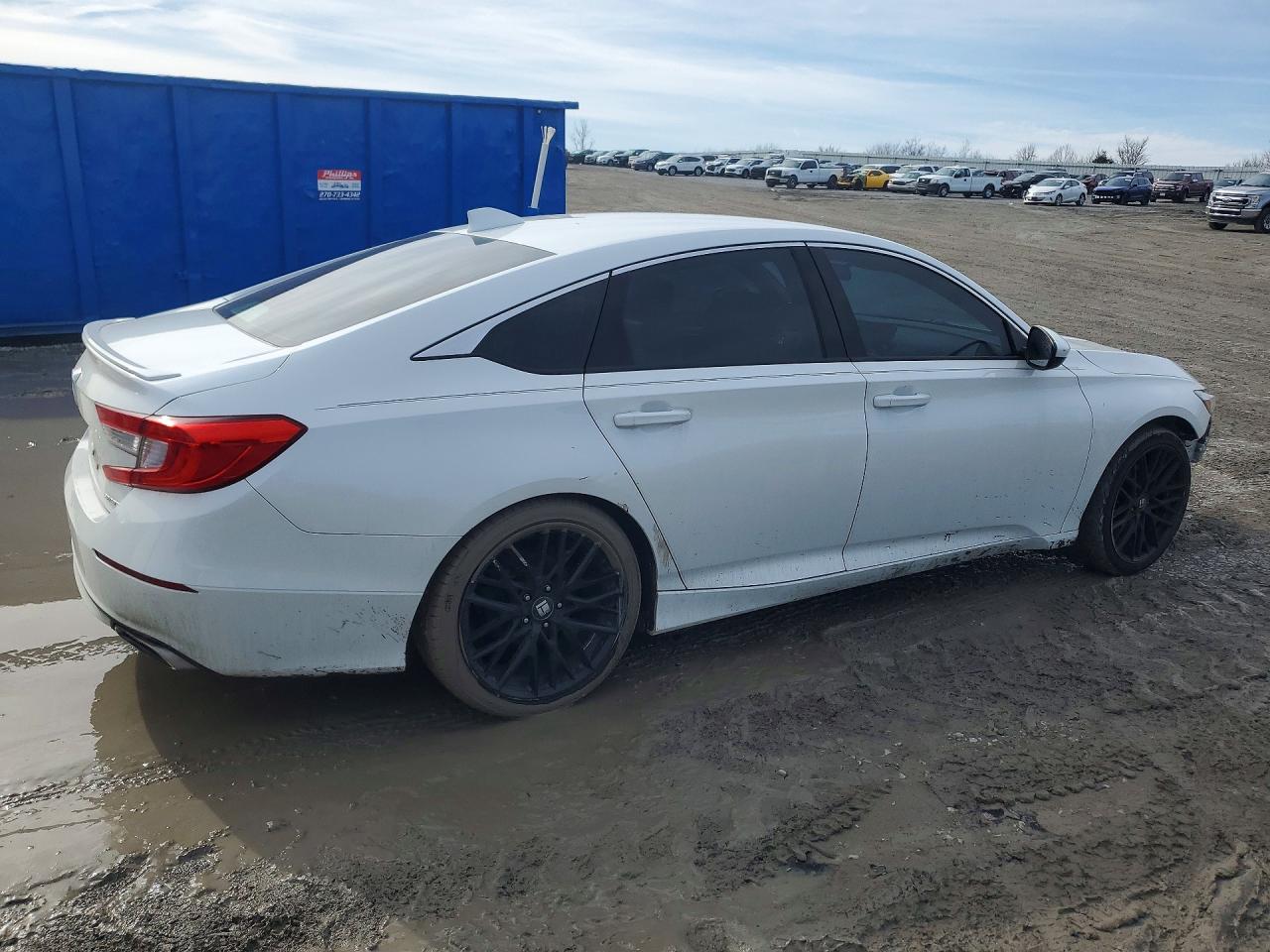 2018 HONDA ACCORD SPORT photo 3