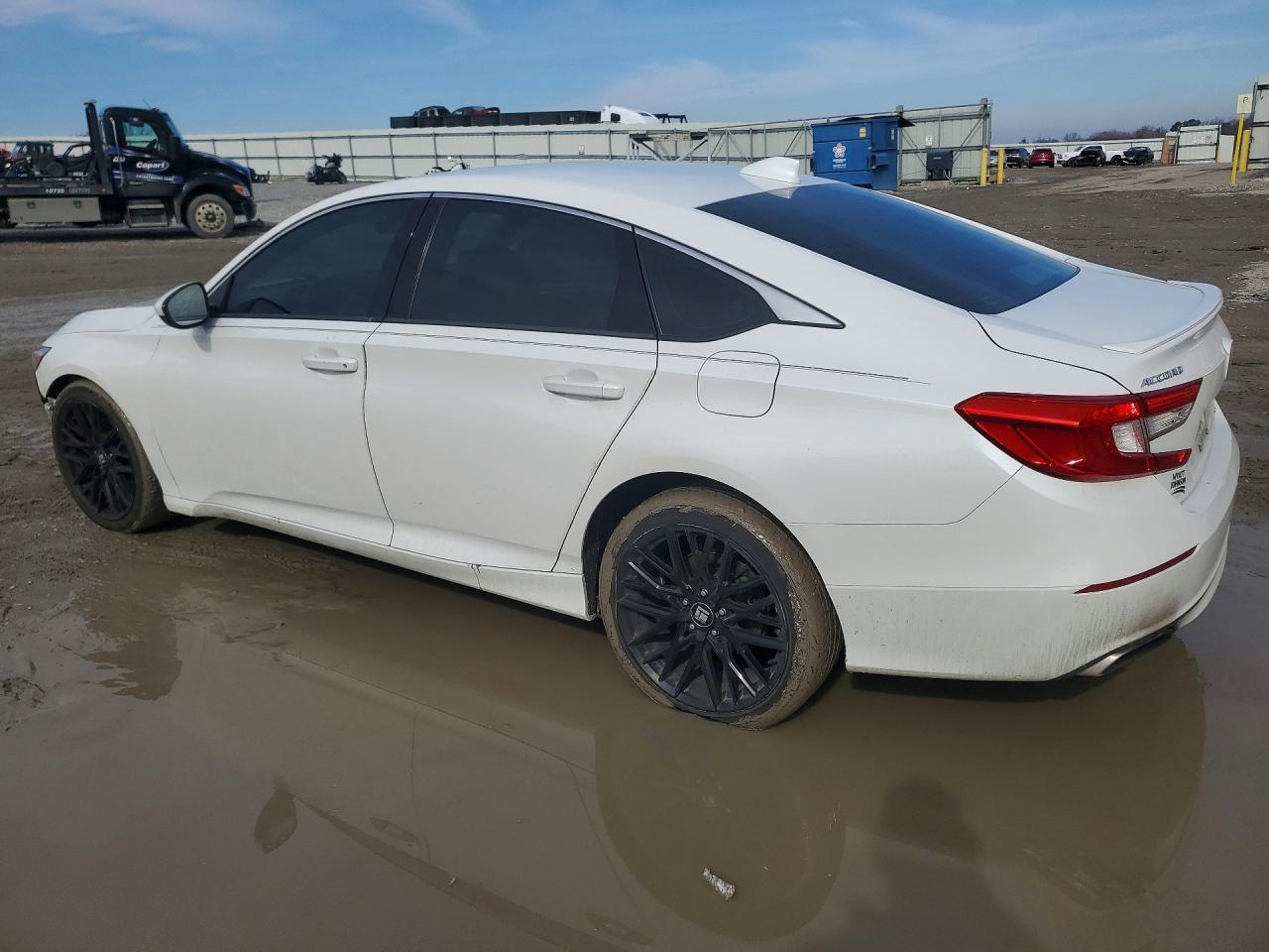 2018 HONDA ACCORD SPORT photo 2