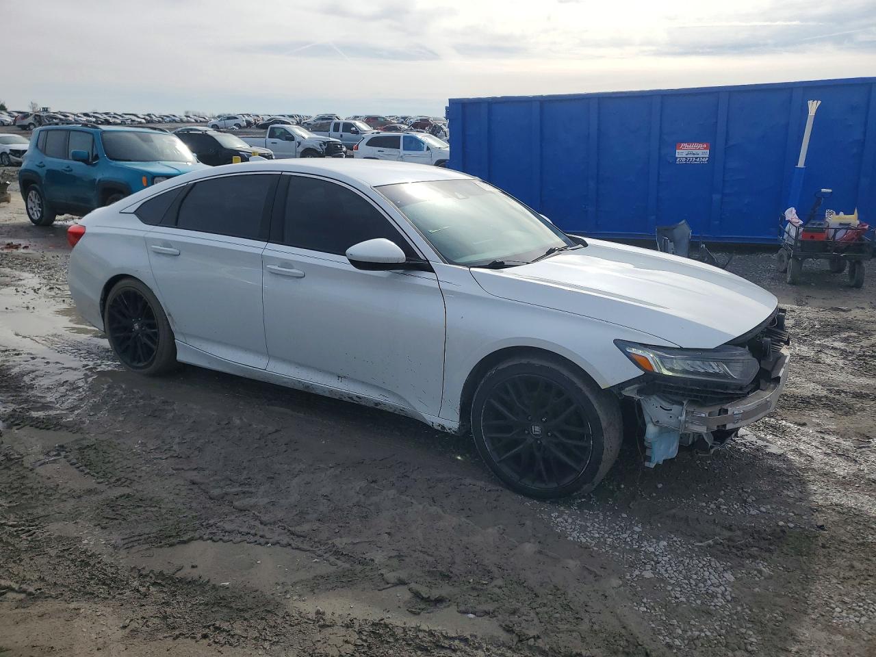 2018 HONDA ACCORD SPORT photo 4