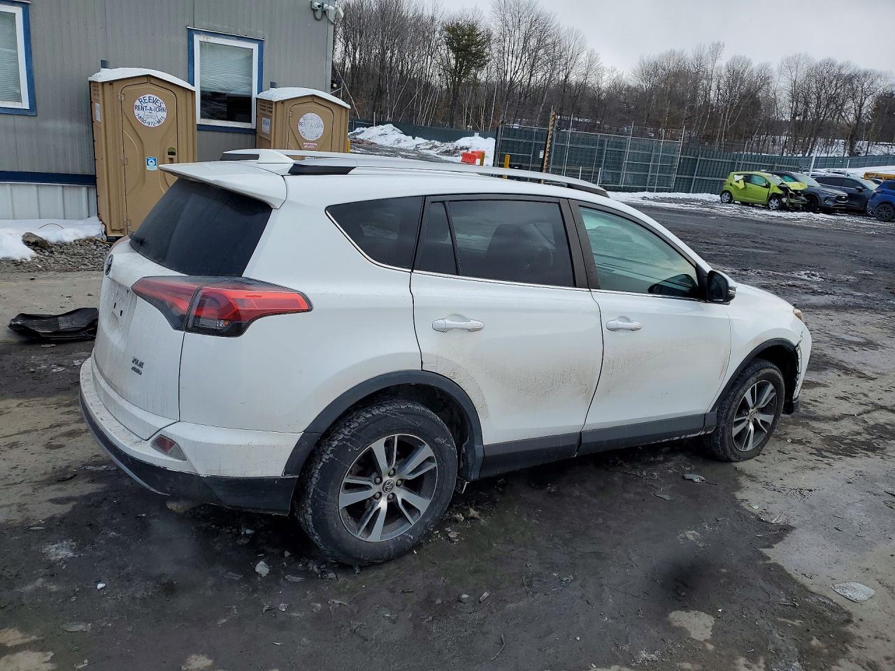 2018 TOYOTA RAV4 XLE photo 7