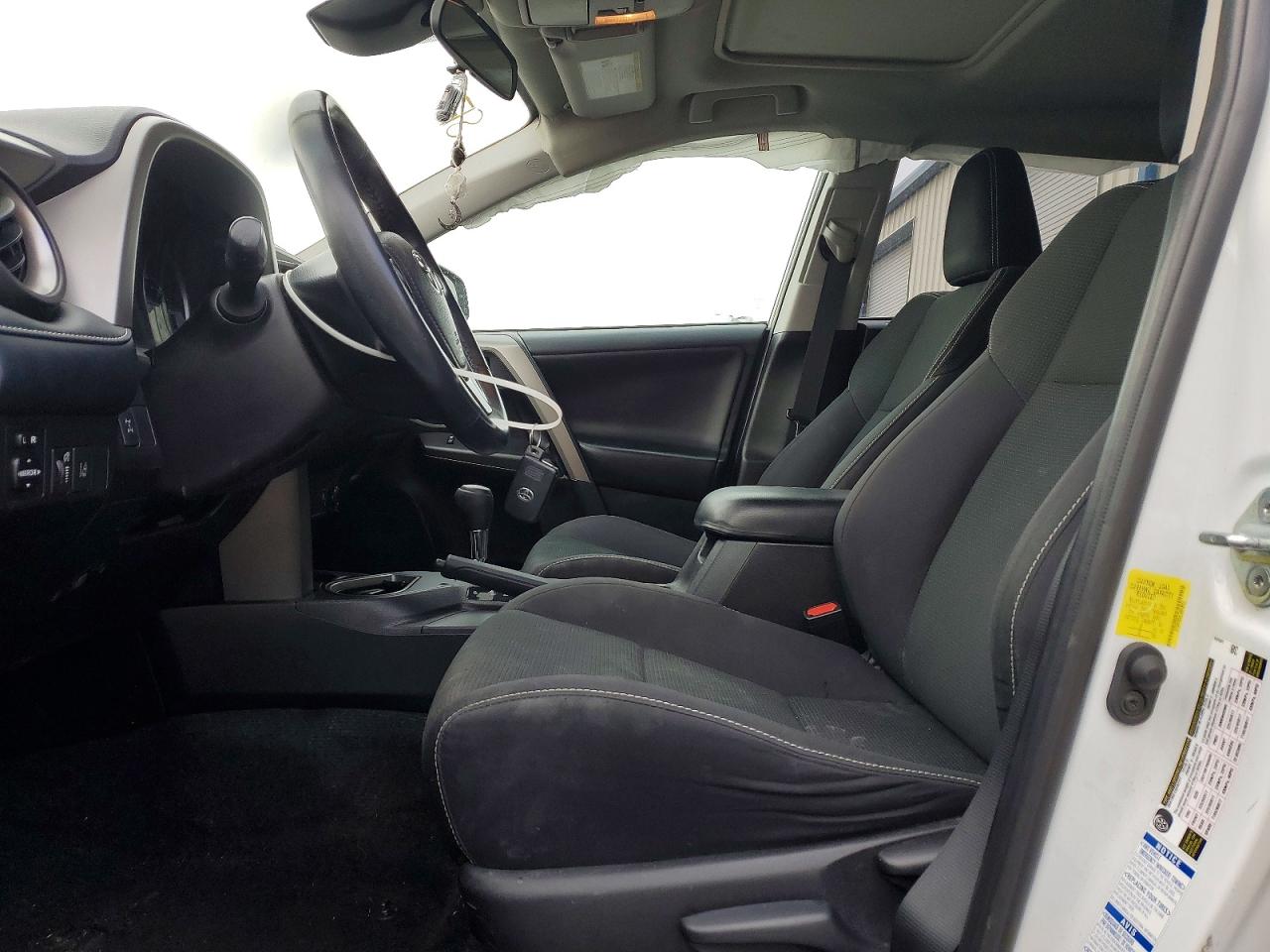 2018 TOYOTA RAV4 XLE photo 19