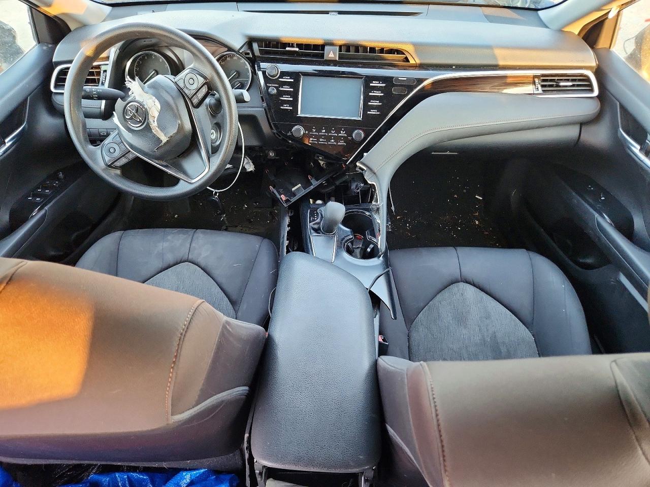 2018 TOYOTA CAMRY L photo 15