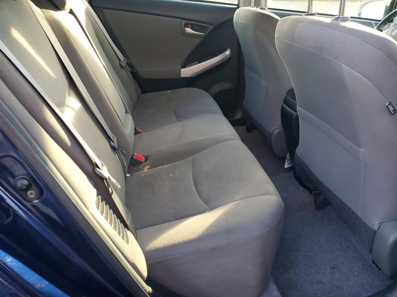 2015 TOYOTA PRIUS photo 10