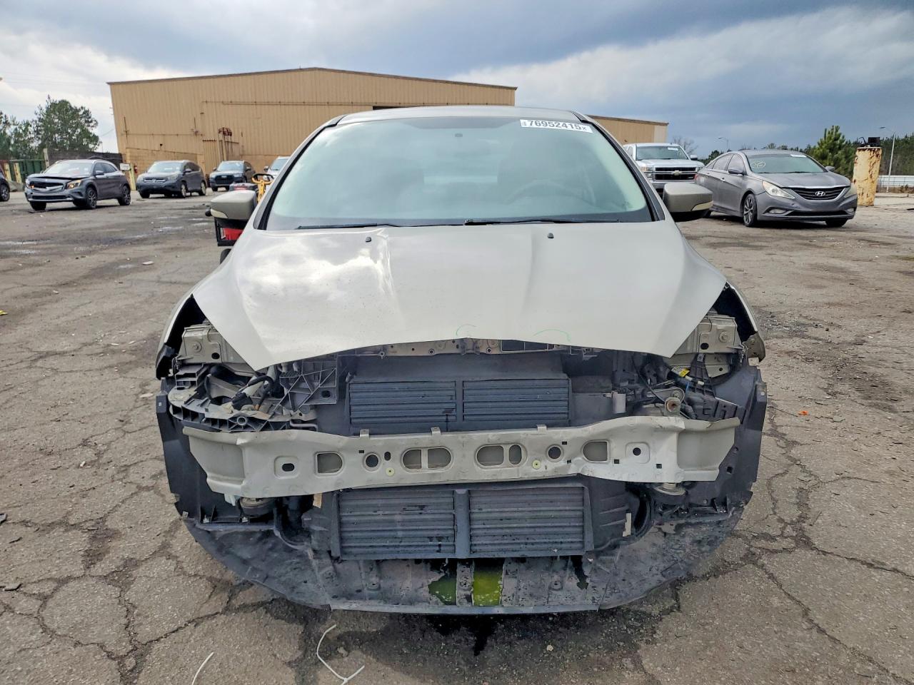 2015 FORD FOCUS SE photo 5