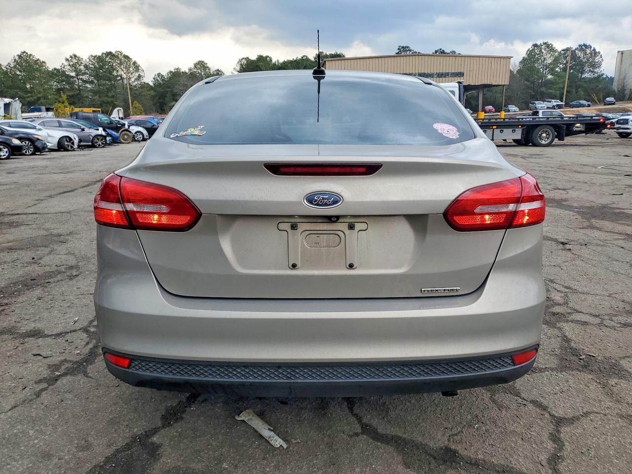 2015 FORD FOCUS SE photo 6