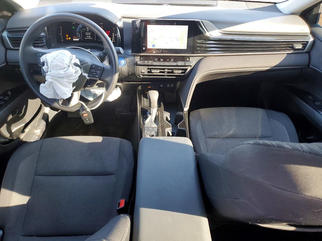 2025 TOYOTA CAMRY LE photo 8