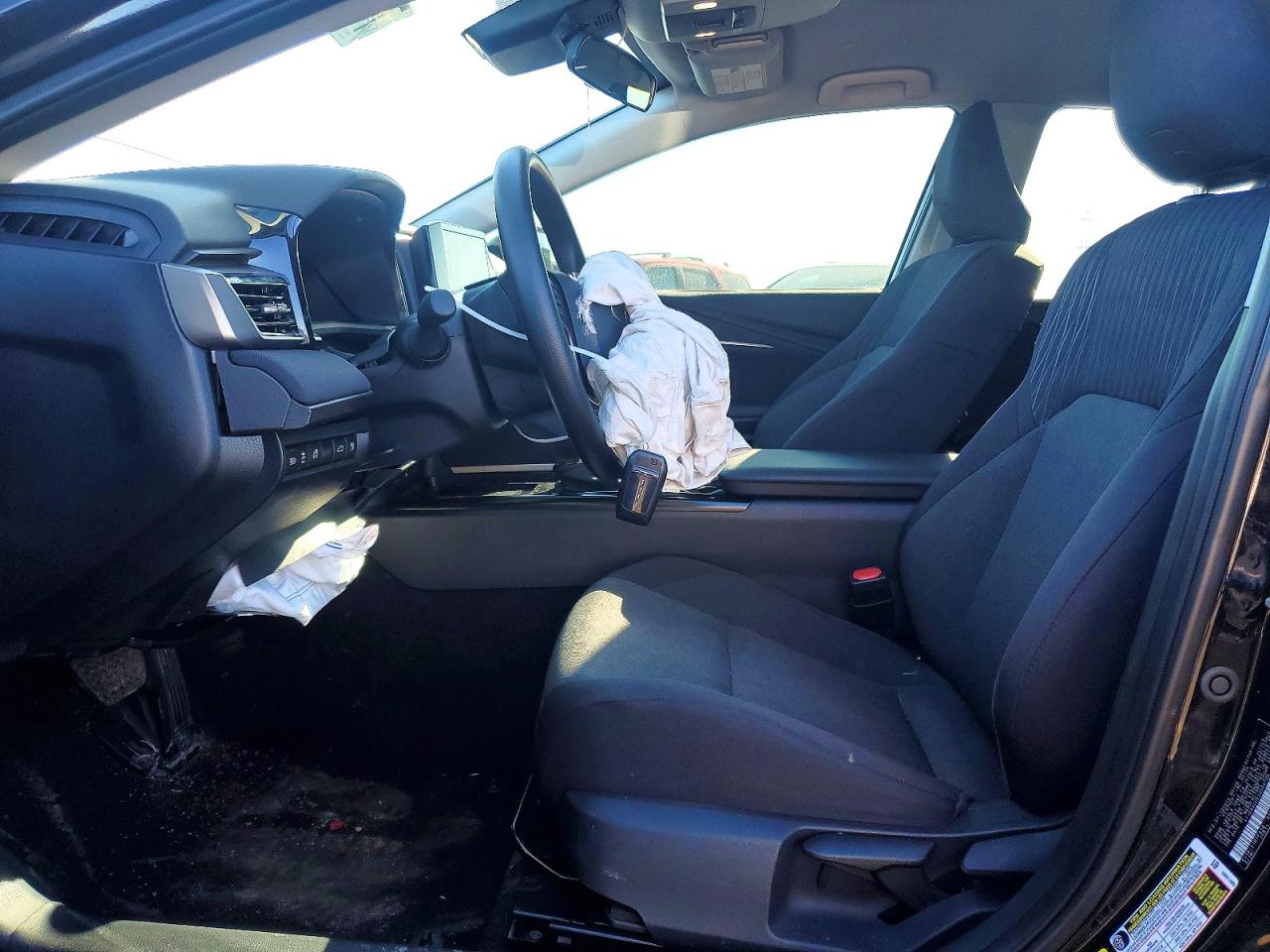 2025 TOYOTA CAMRY LE photo 7