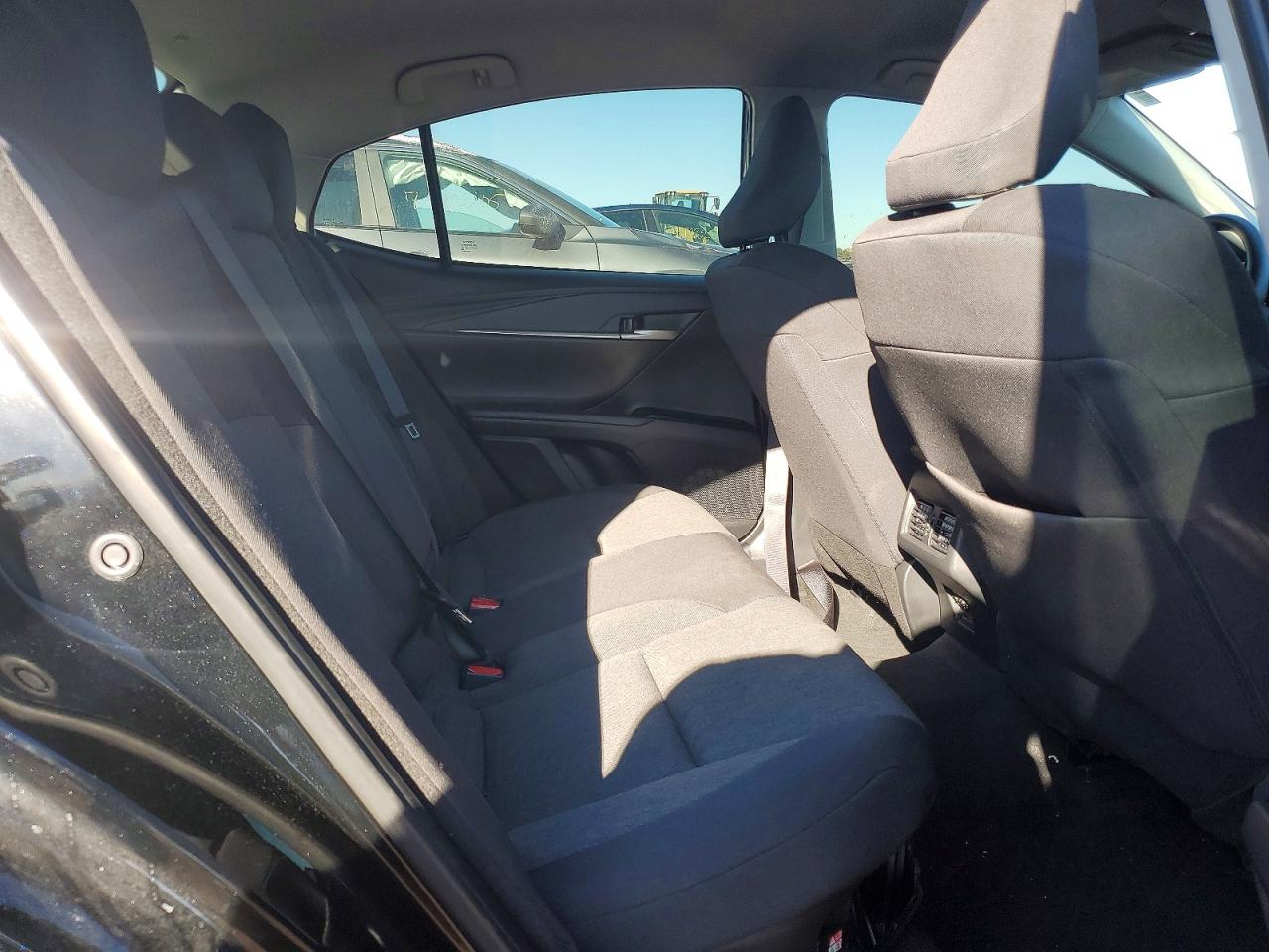 2025 TOYOTA CAMRY LE photo 10