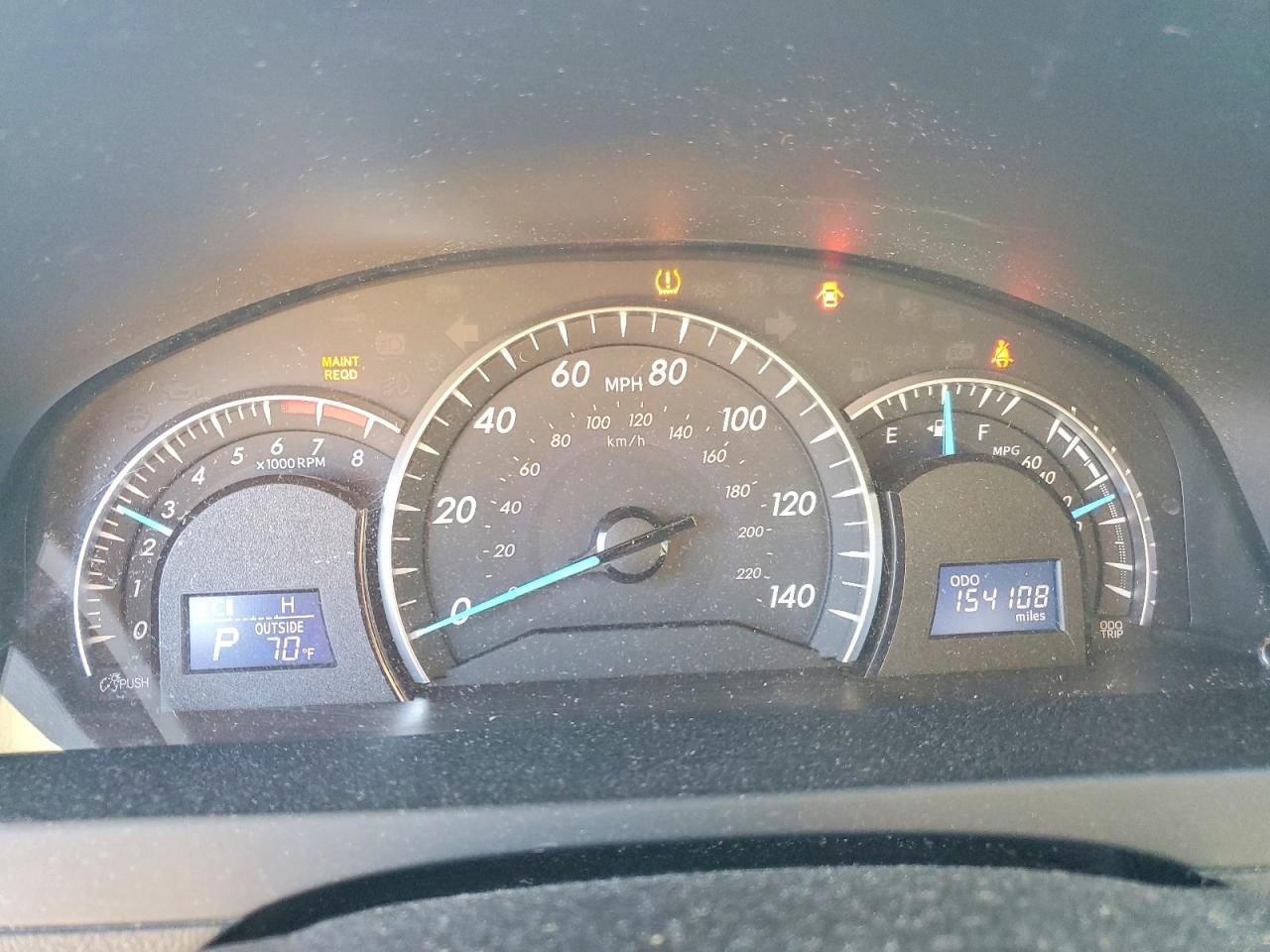 2014 TOYOTA CAMRY SE photo 17